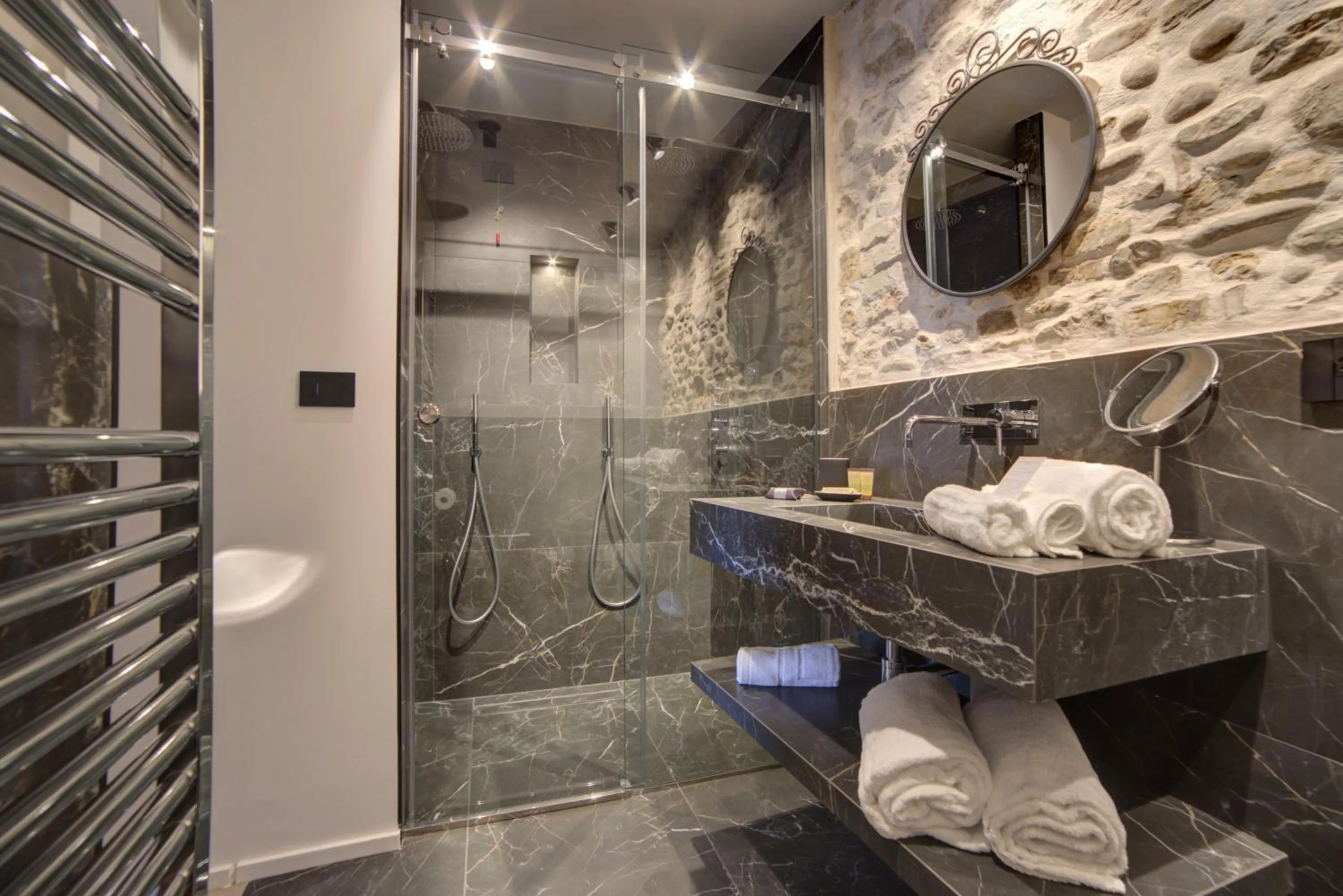 Shower in Montepagano 1137