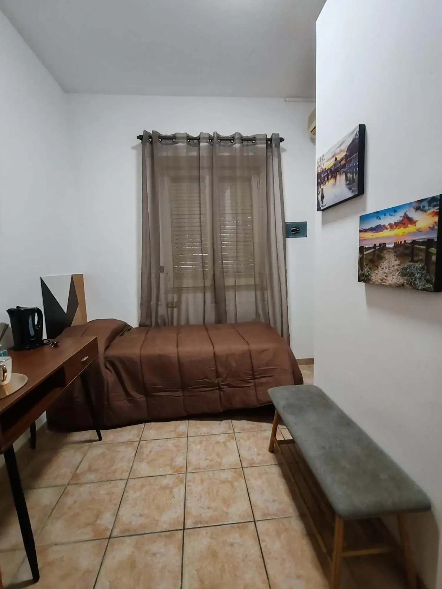 Small Single Room in B&B Piazza Ragusa Small Single Room in B&B Piazza Ragusa