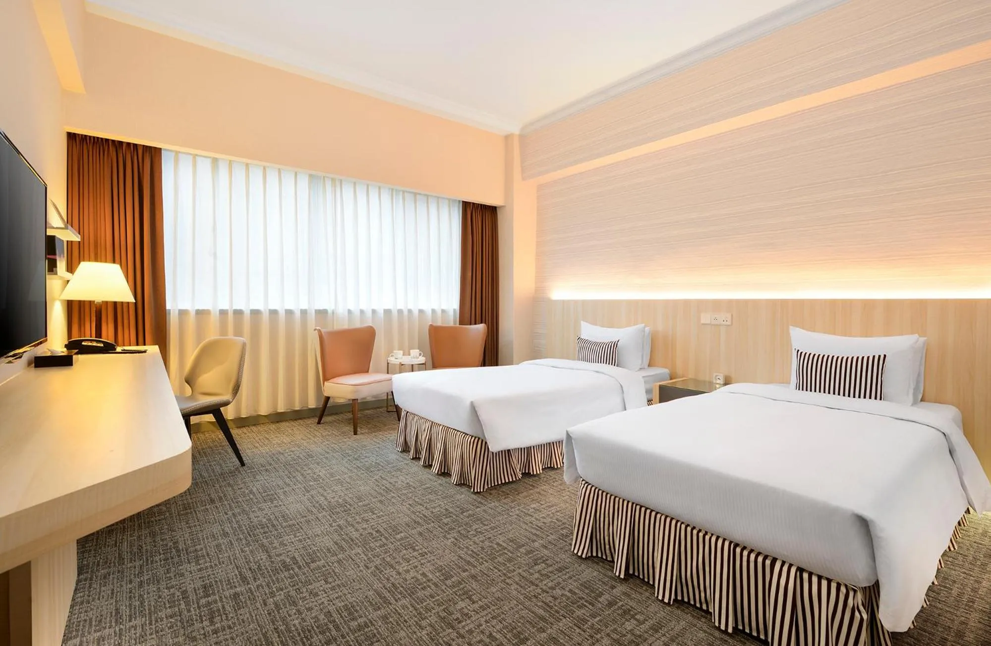 Photo of the whole room, Bed in Caesar Park Hotel Taipei