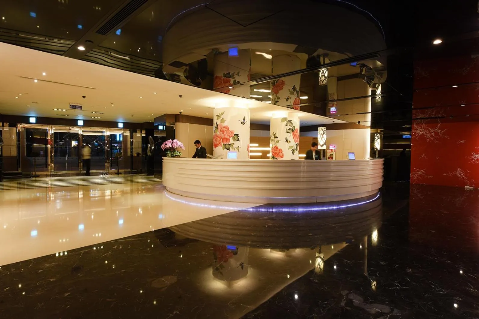 Lobby or reception in Caesar Park Hotel Taipei