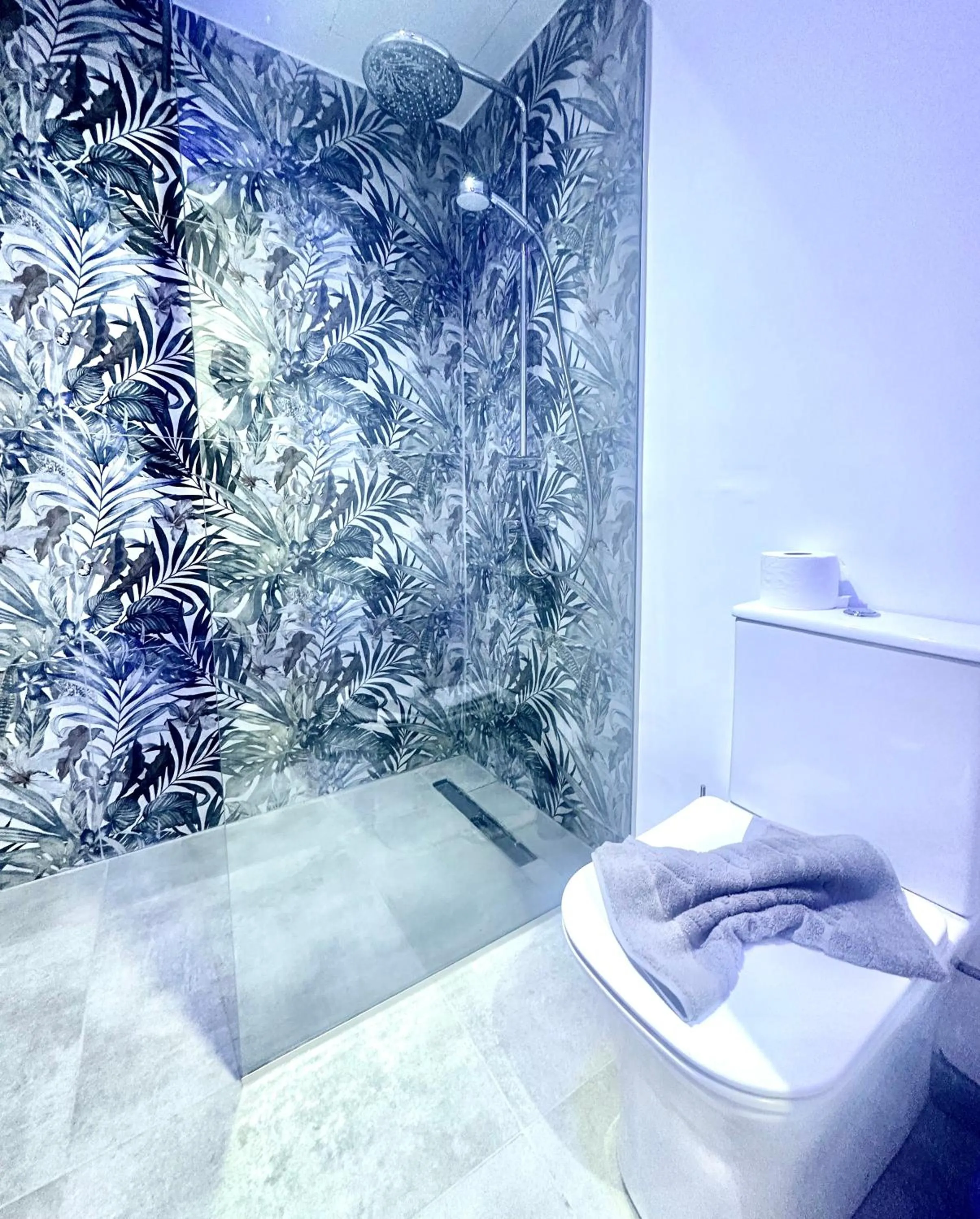 Toilet in Sun Plaza Suites - Adults Only