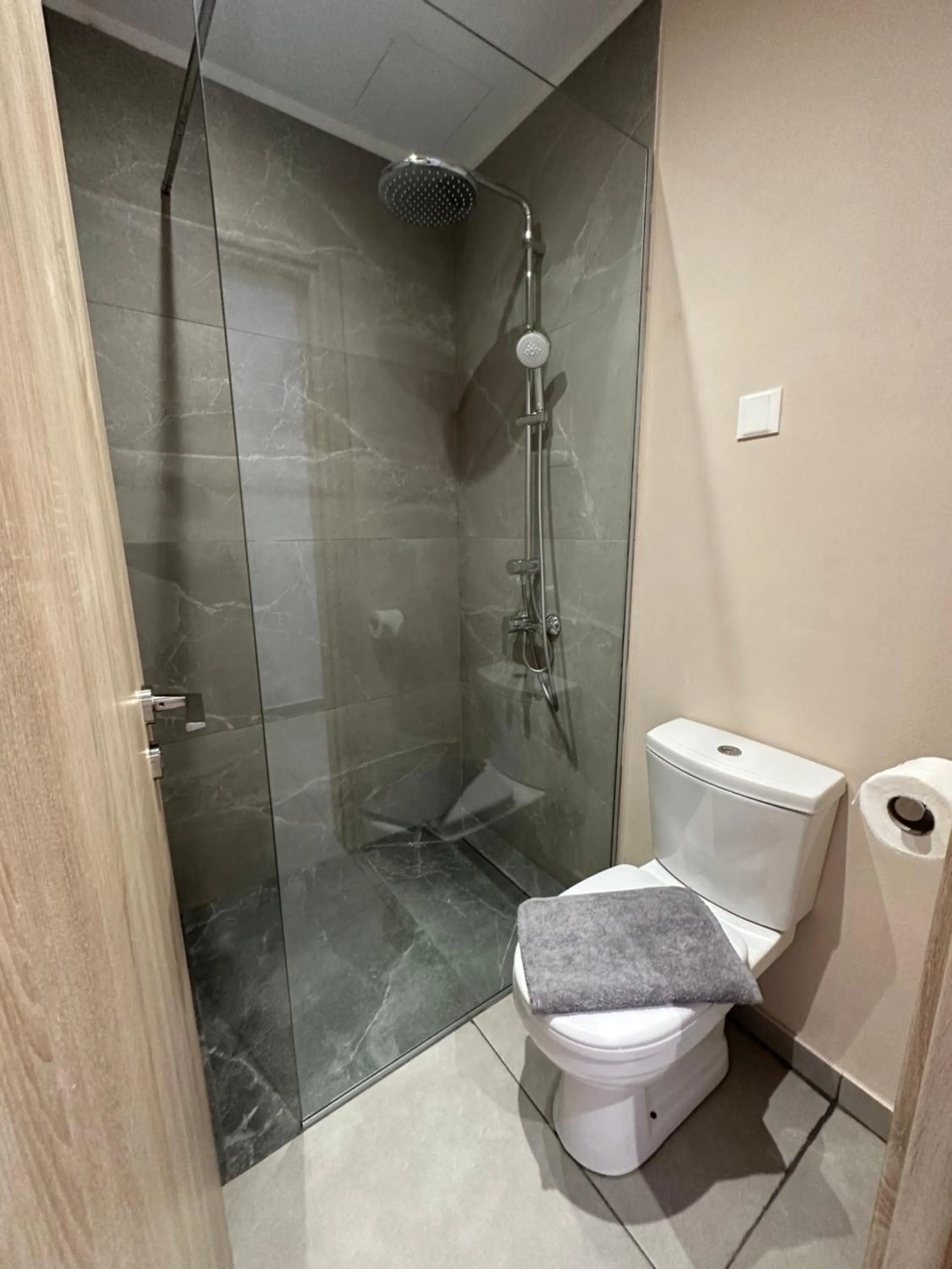 Shower in Sun Plaza Suites - Adults Only