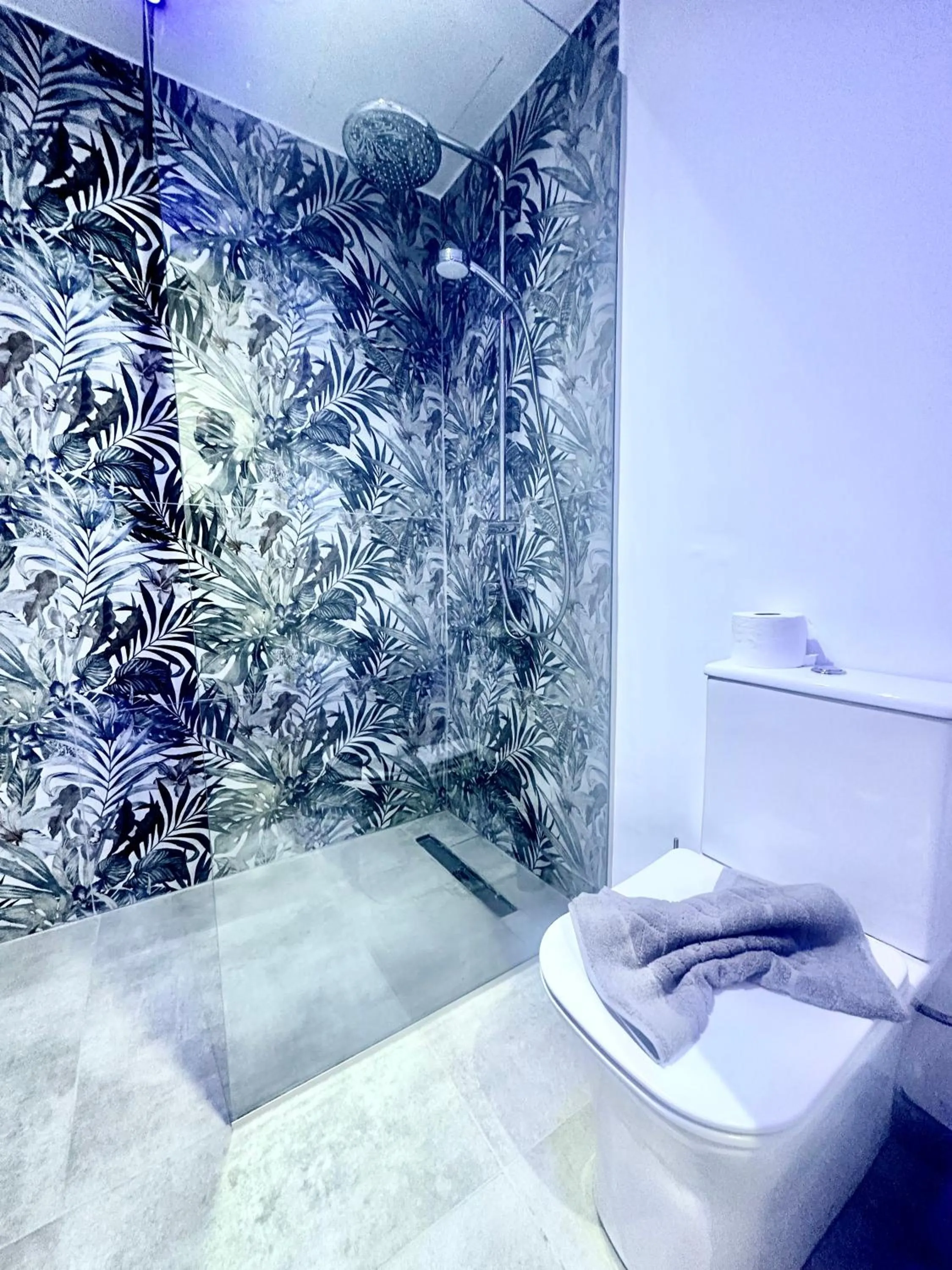 Toilet in Sun Plaza Suites - Adults Only