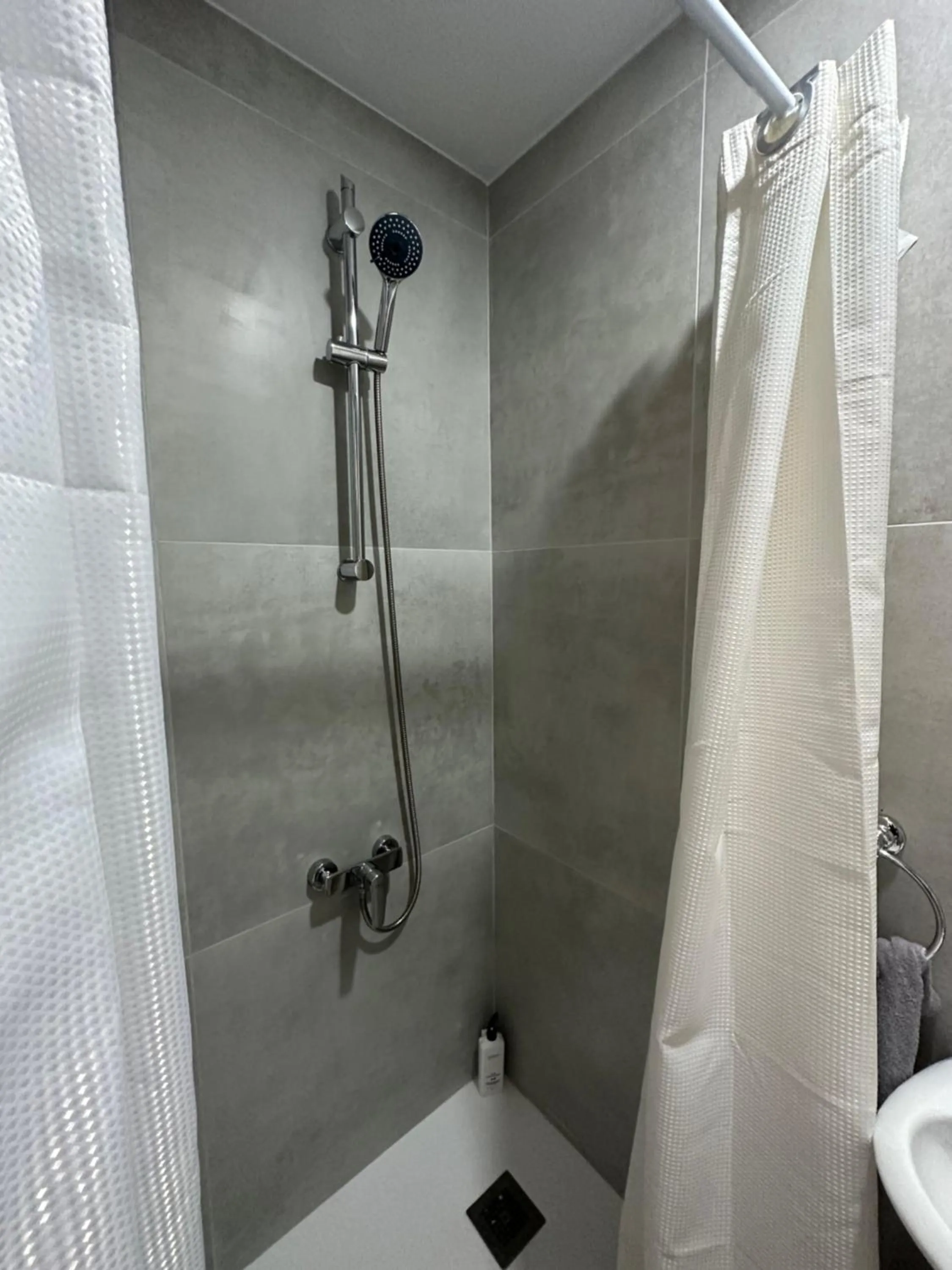 Shower in Sun Plaza Suites - Adults Only