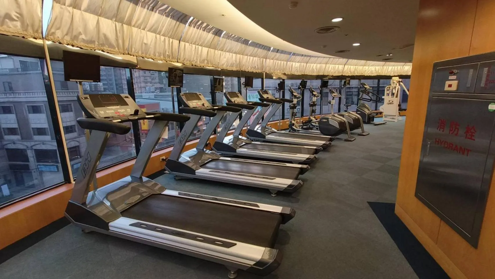Fitness centre/facilities in Monarch Plaza Hotel