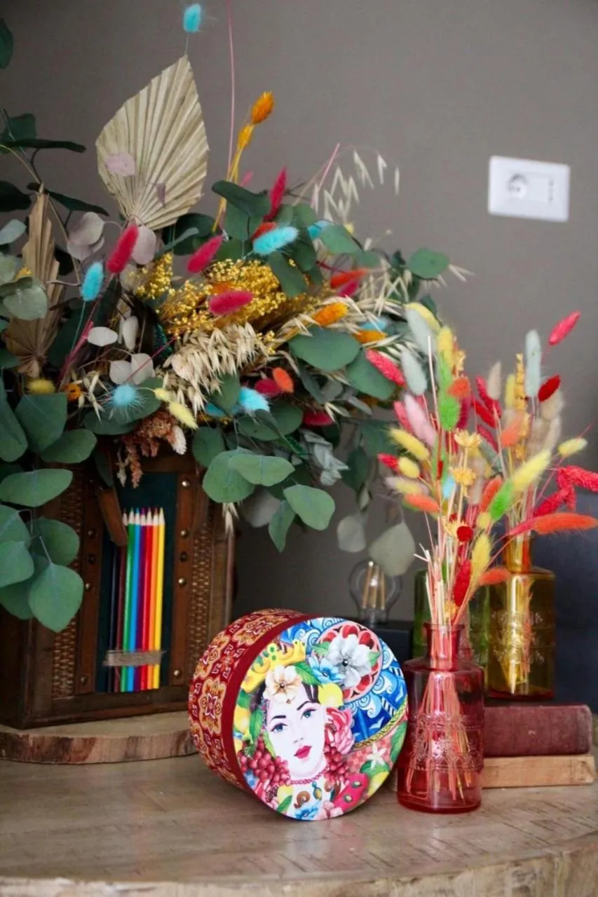 Decorative detail in Nest House & Relax