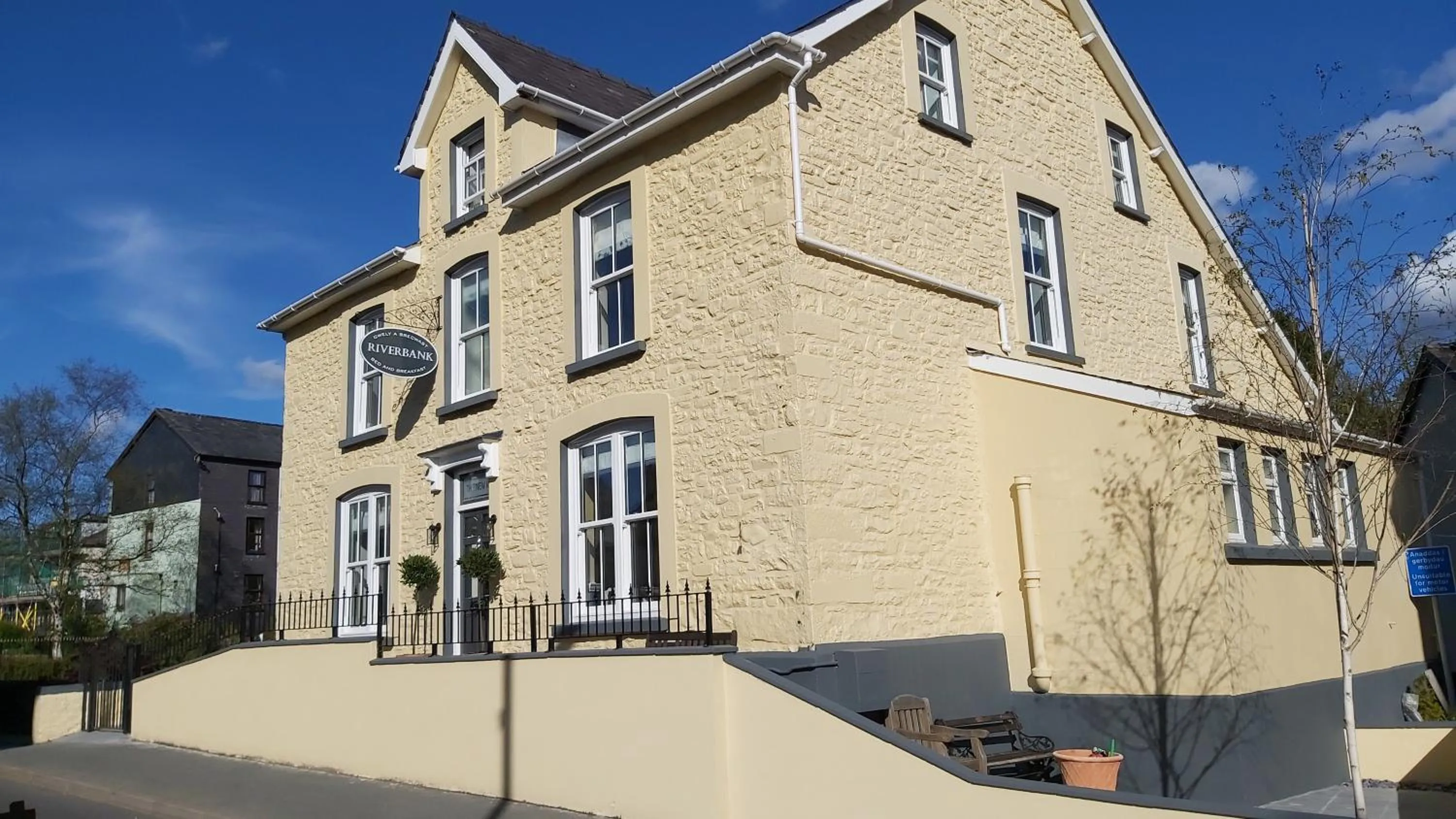 Riverbank Bed and Breakfast