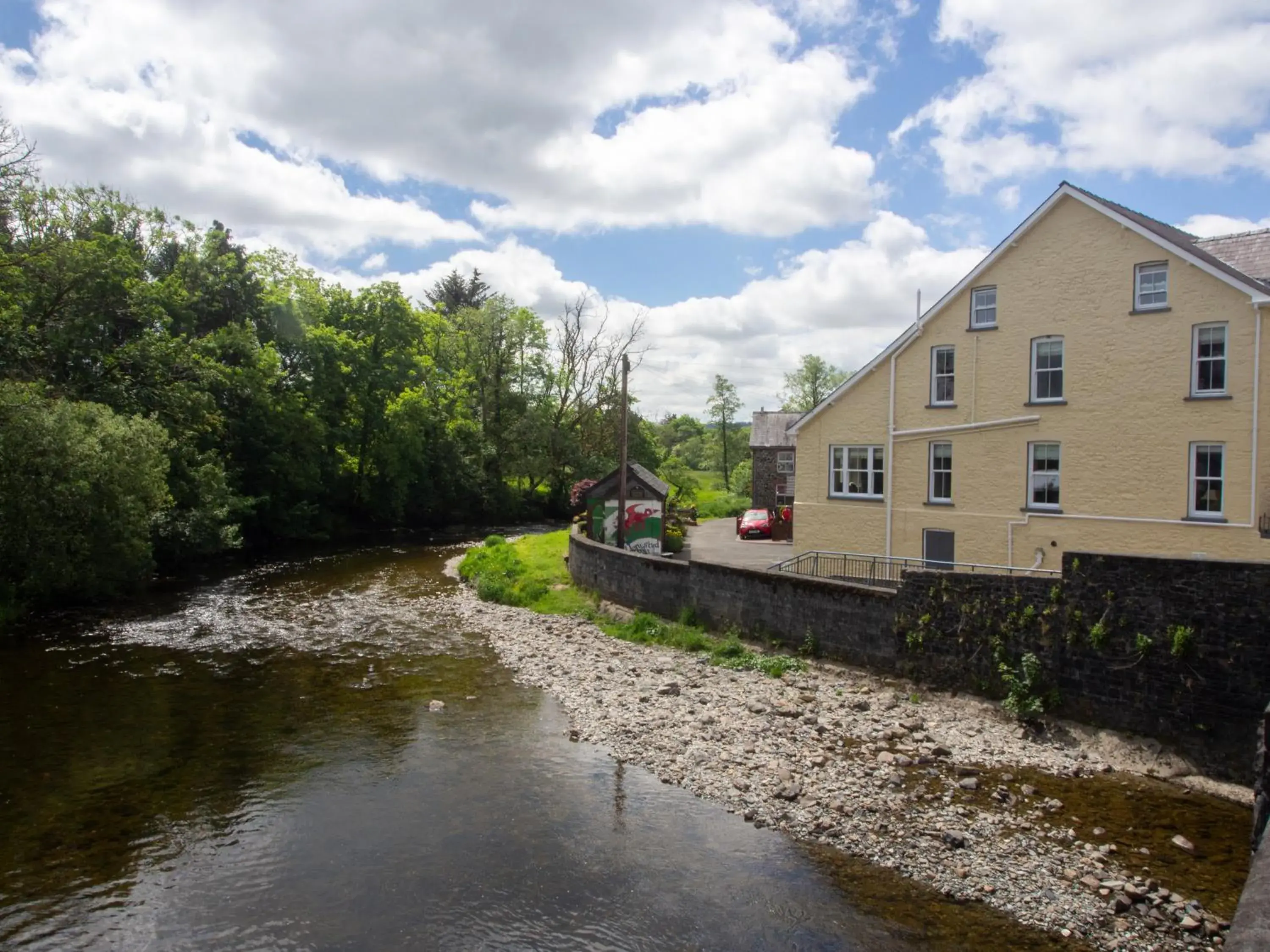 Riverbank Bed and Breakfast Riverbank Bed and Breakfast