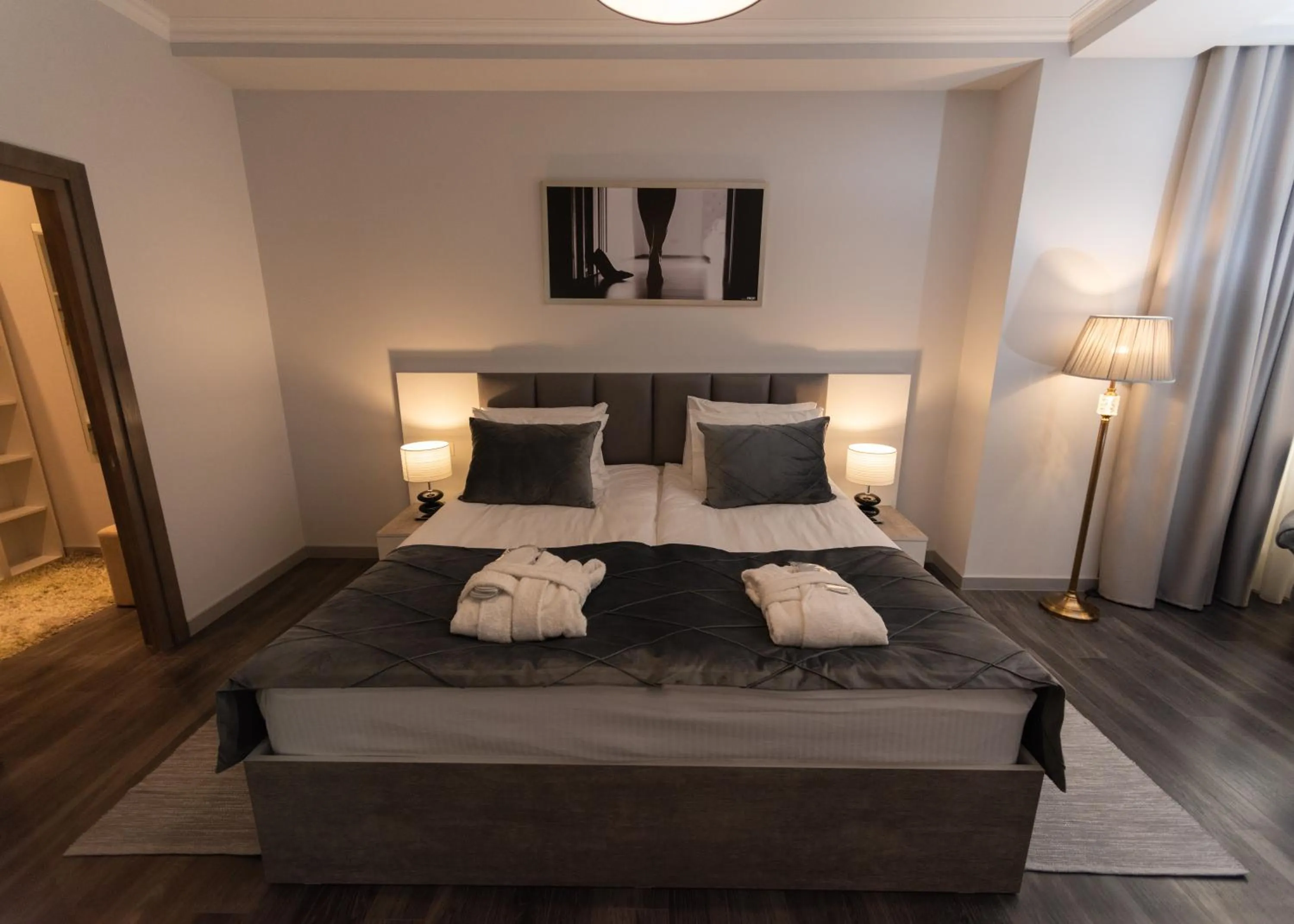 Bed in Downtown Suites Yerevan