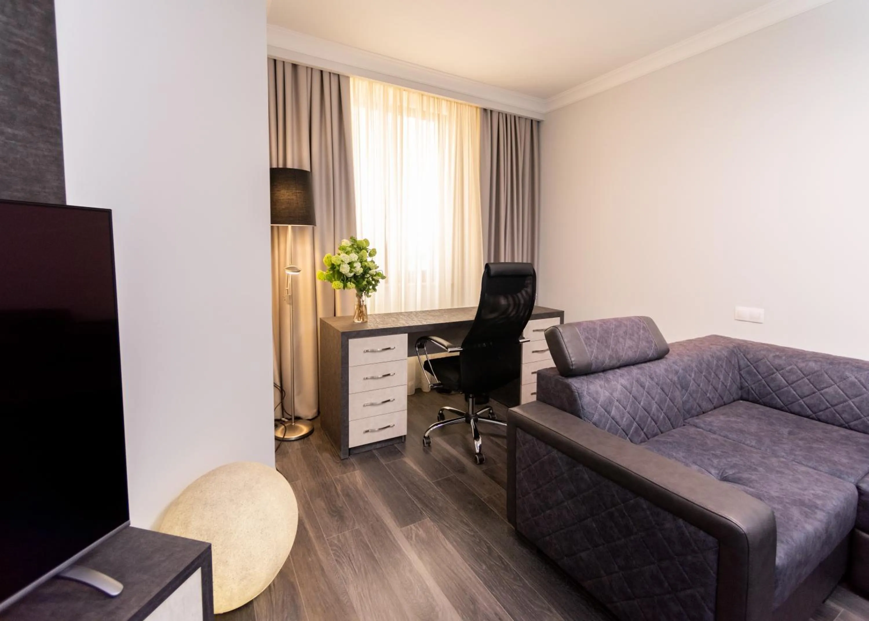 TV and multimedia in Downtown Suites Yerevan