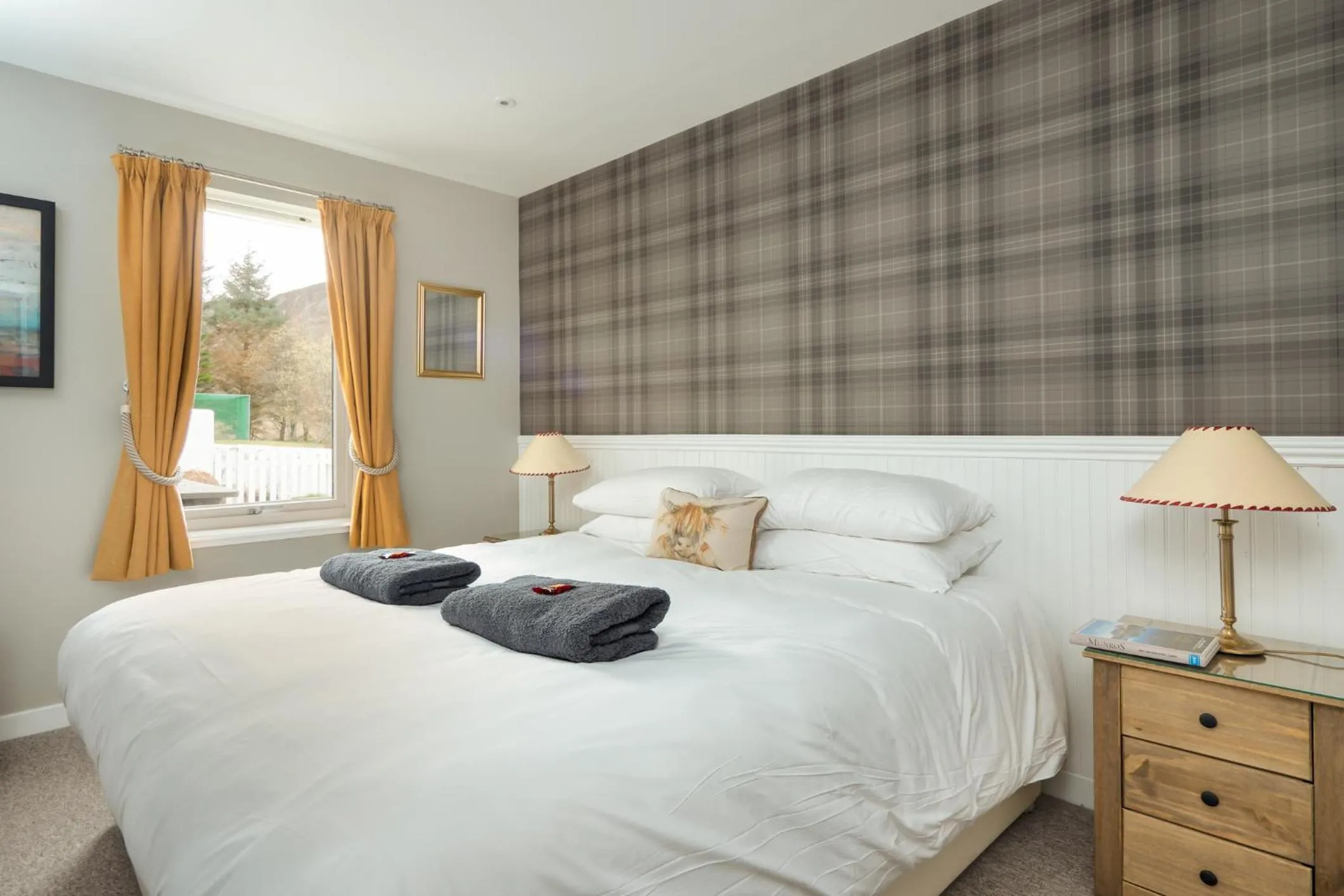 Bedroom, Bed in Highland Holiday Cottages