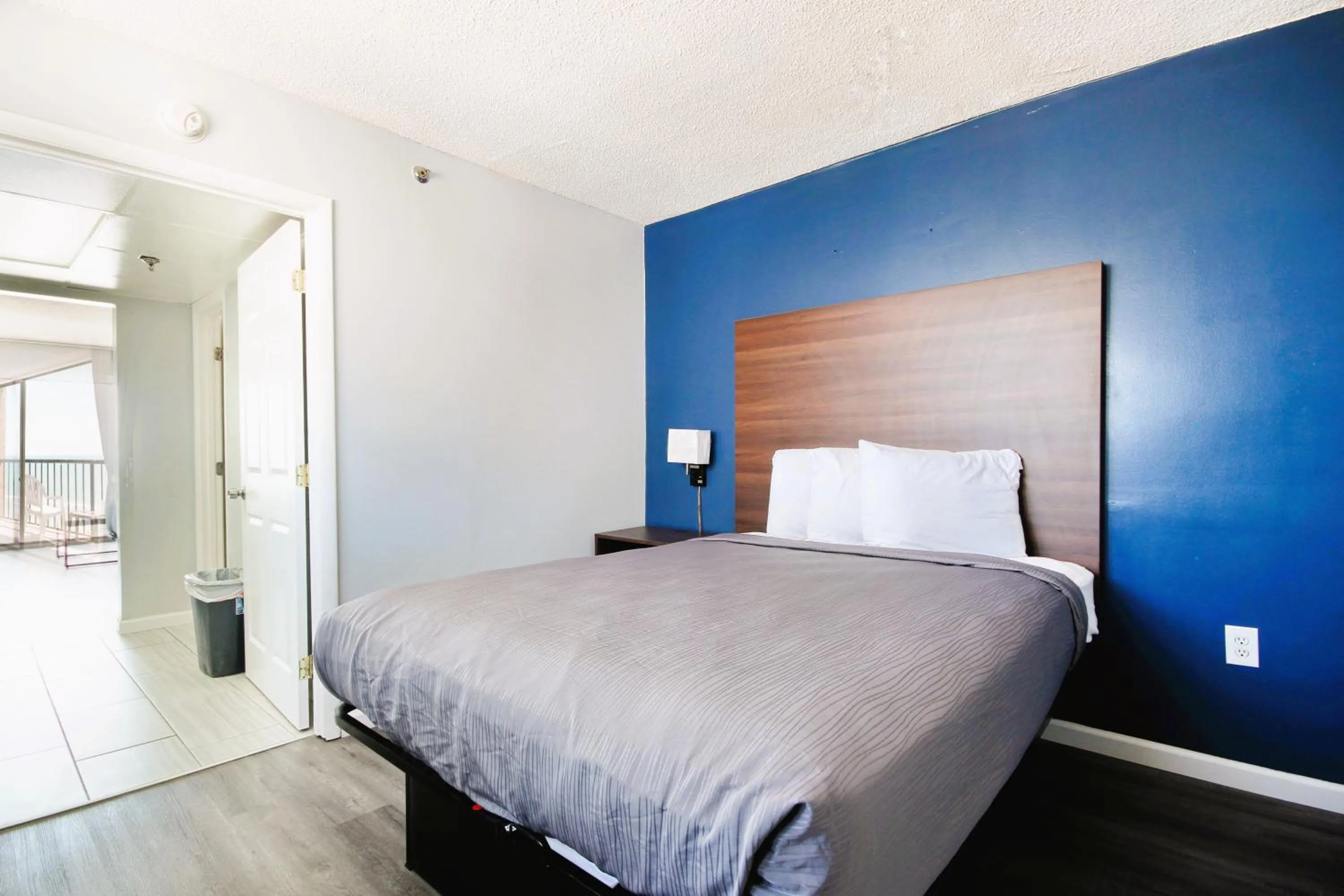 Bed in South Seas Ocean Front