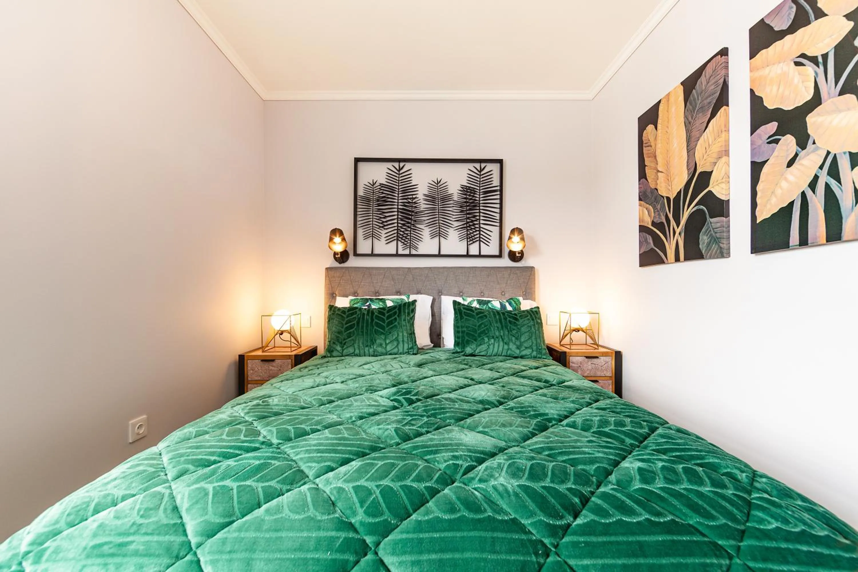 Bed in Pico Studios