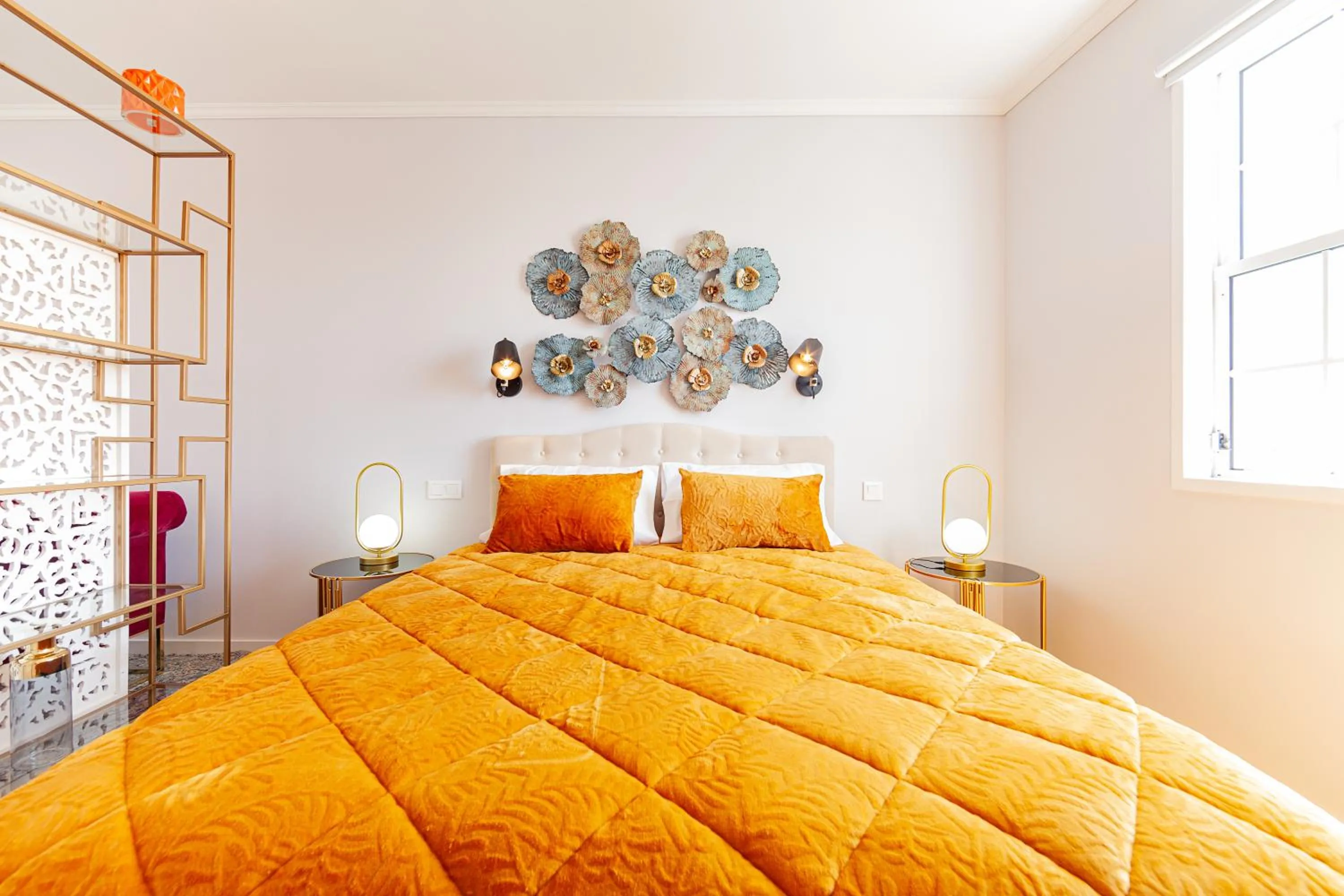 Bed in Pico Studios