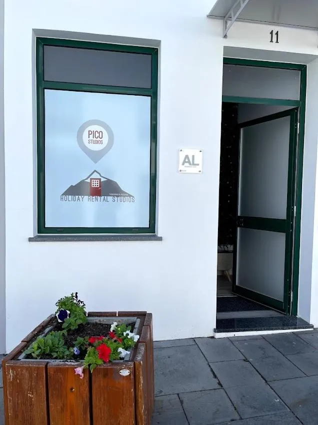 Property building in Pico Studios
