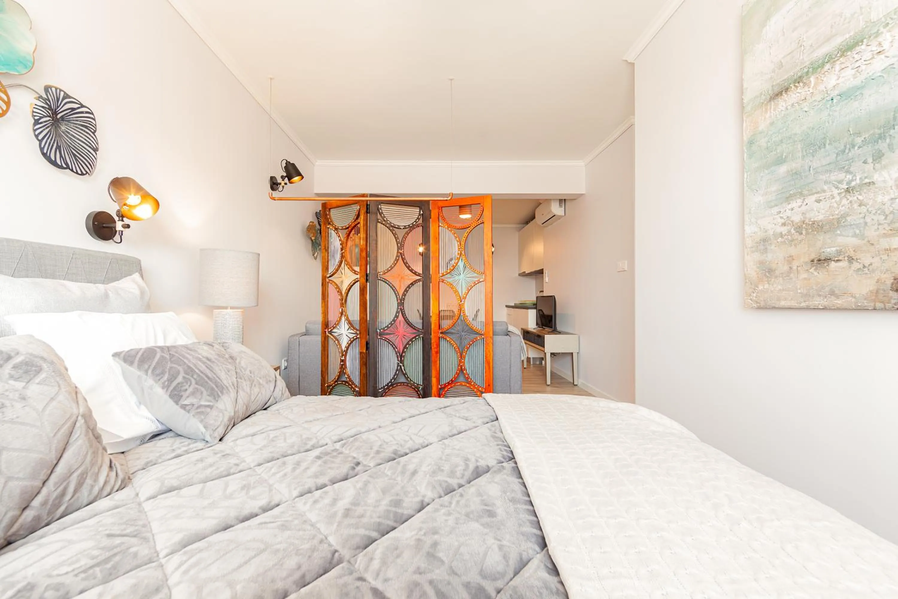 Bed in Pico Studios