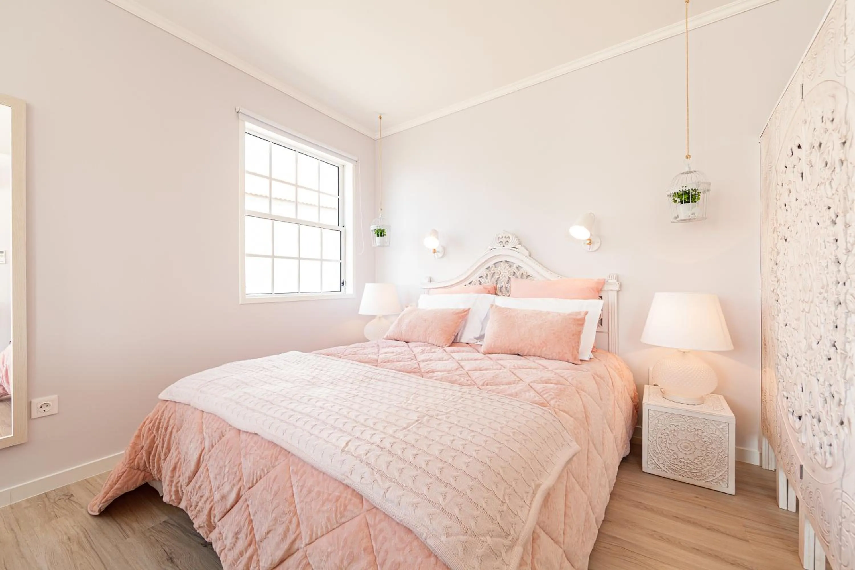 Bed in Pico Studios