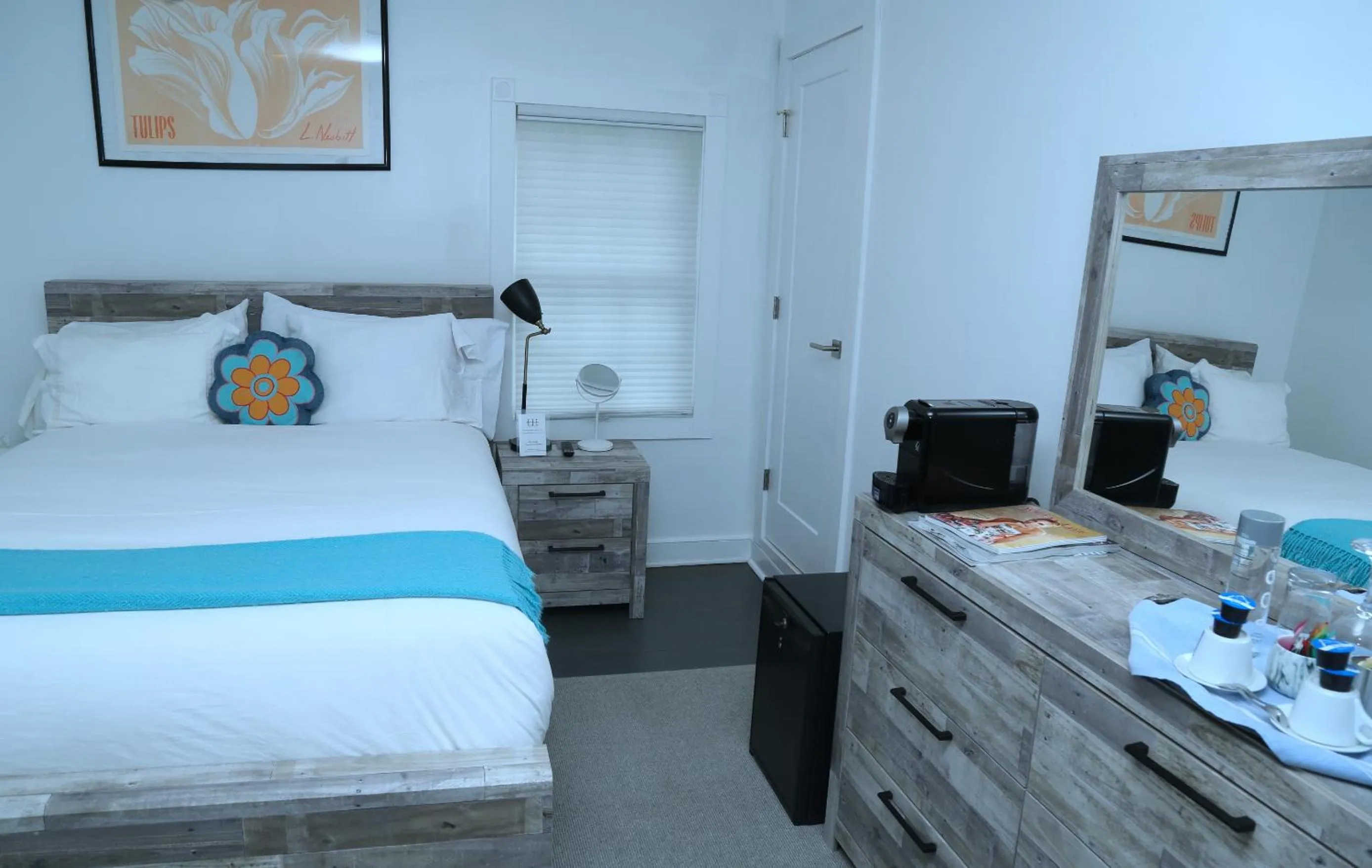 Coffee/tea facilities, Bed in Harpoon House