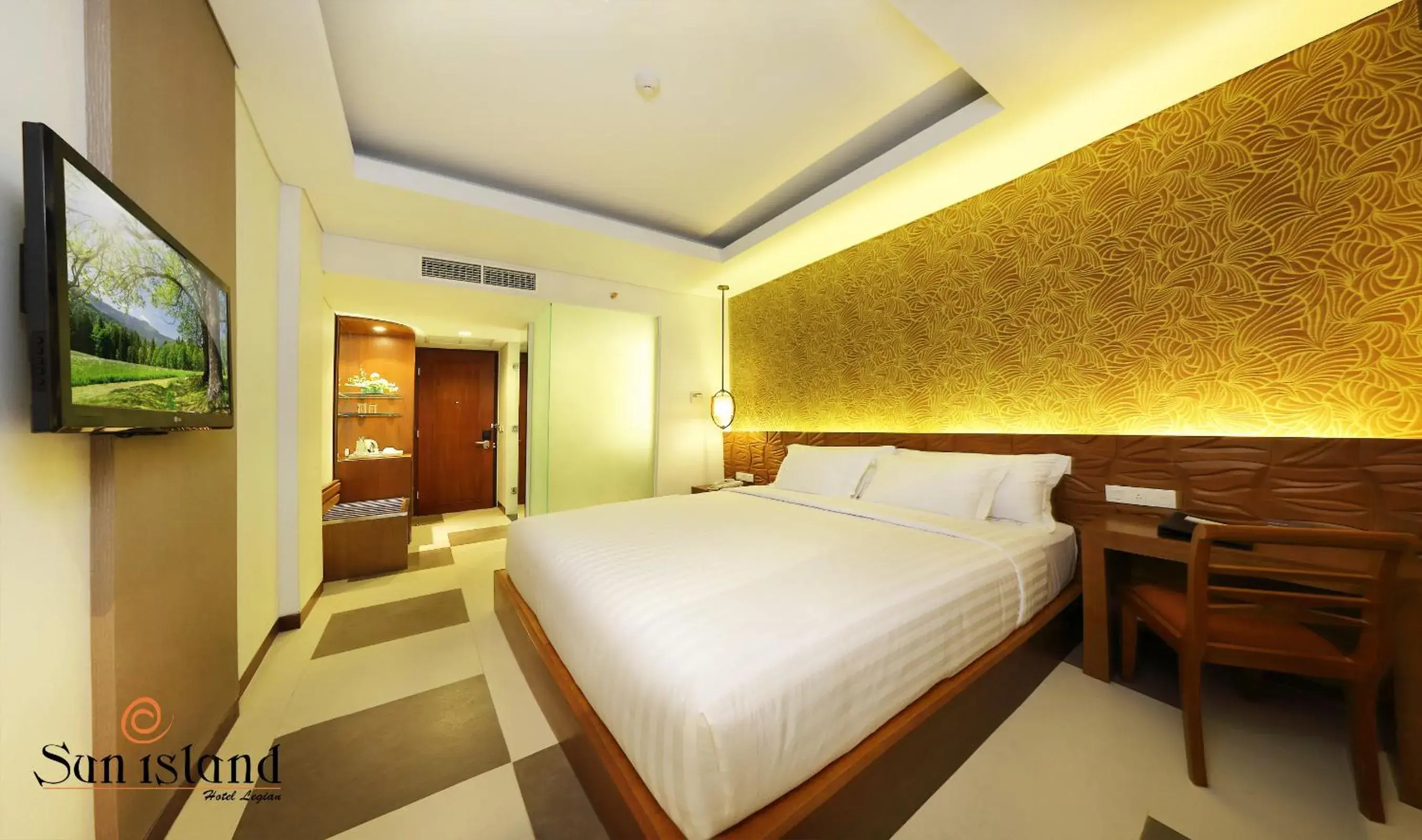 Bedroom, Bed in Sun Island Hotel & Spa Legian Bedroom, Bed in Sun Island Hotel & Spa Legian