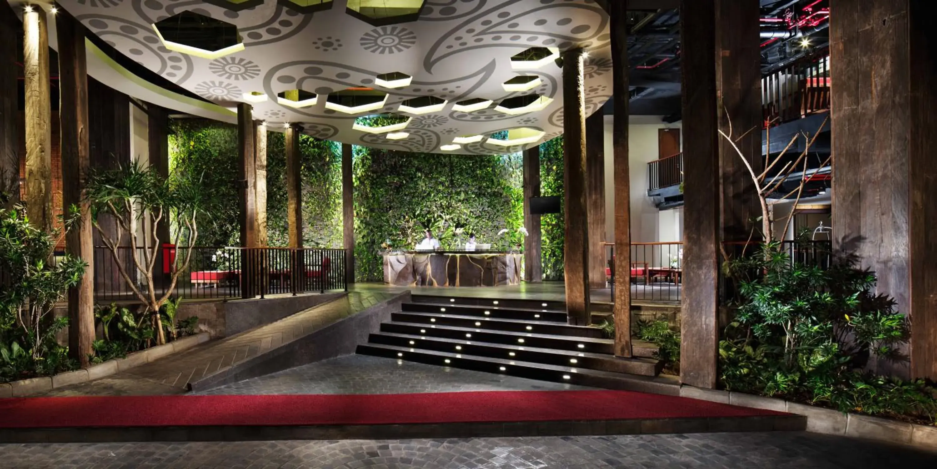 Facade/entrance in Sun Island Hotel & Spa Legian Facade/entrance in Sun Island Hotel & Spa Legian