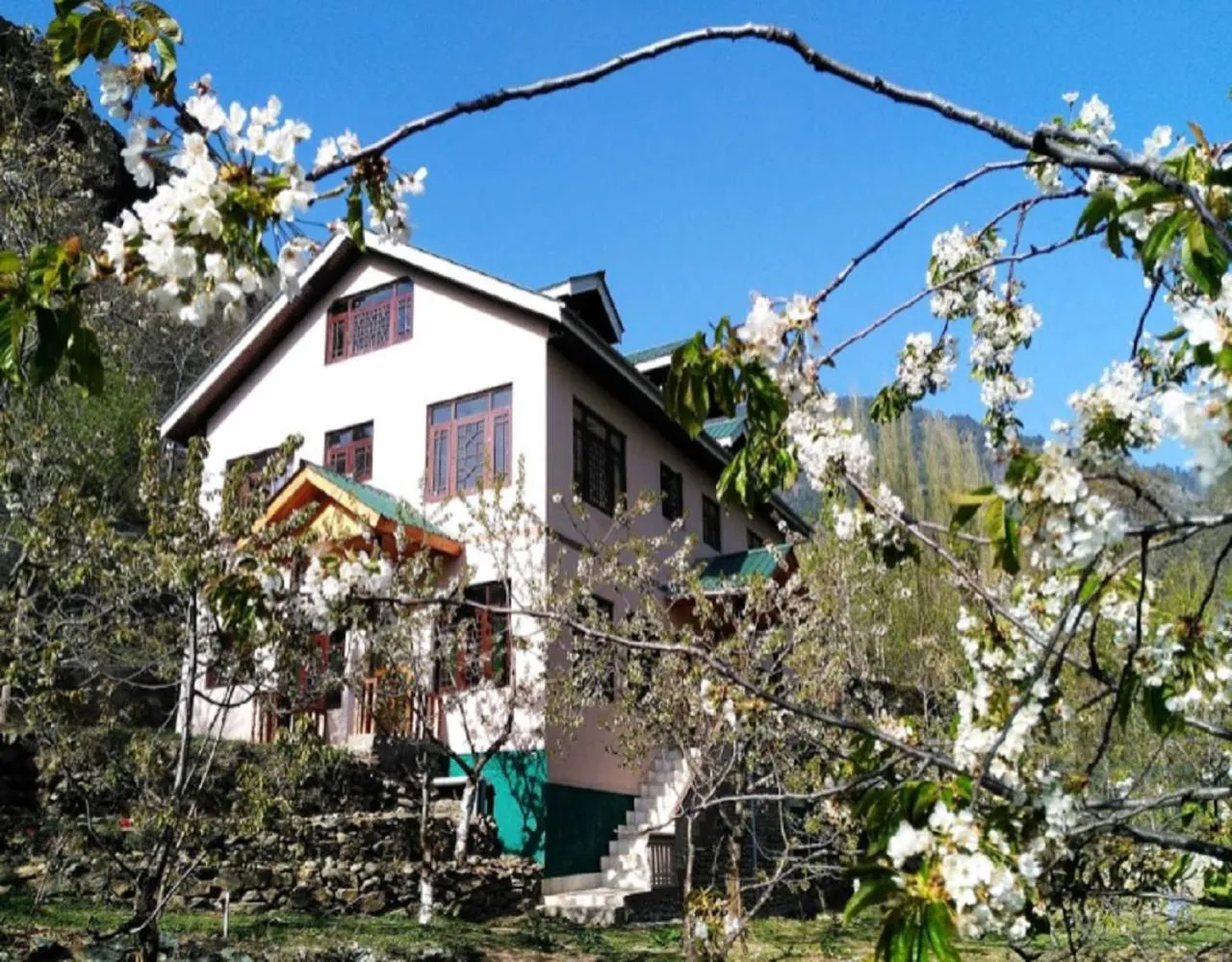 Property building in Cherrytree Resort
