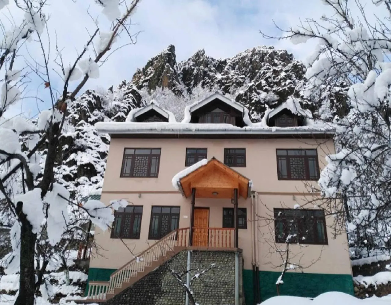 Property building in Cherrytree Resort
