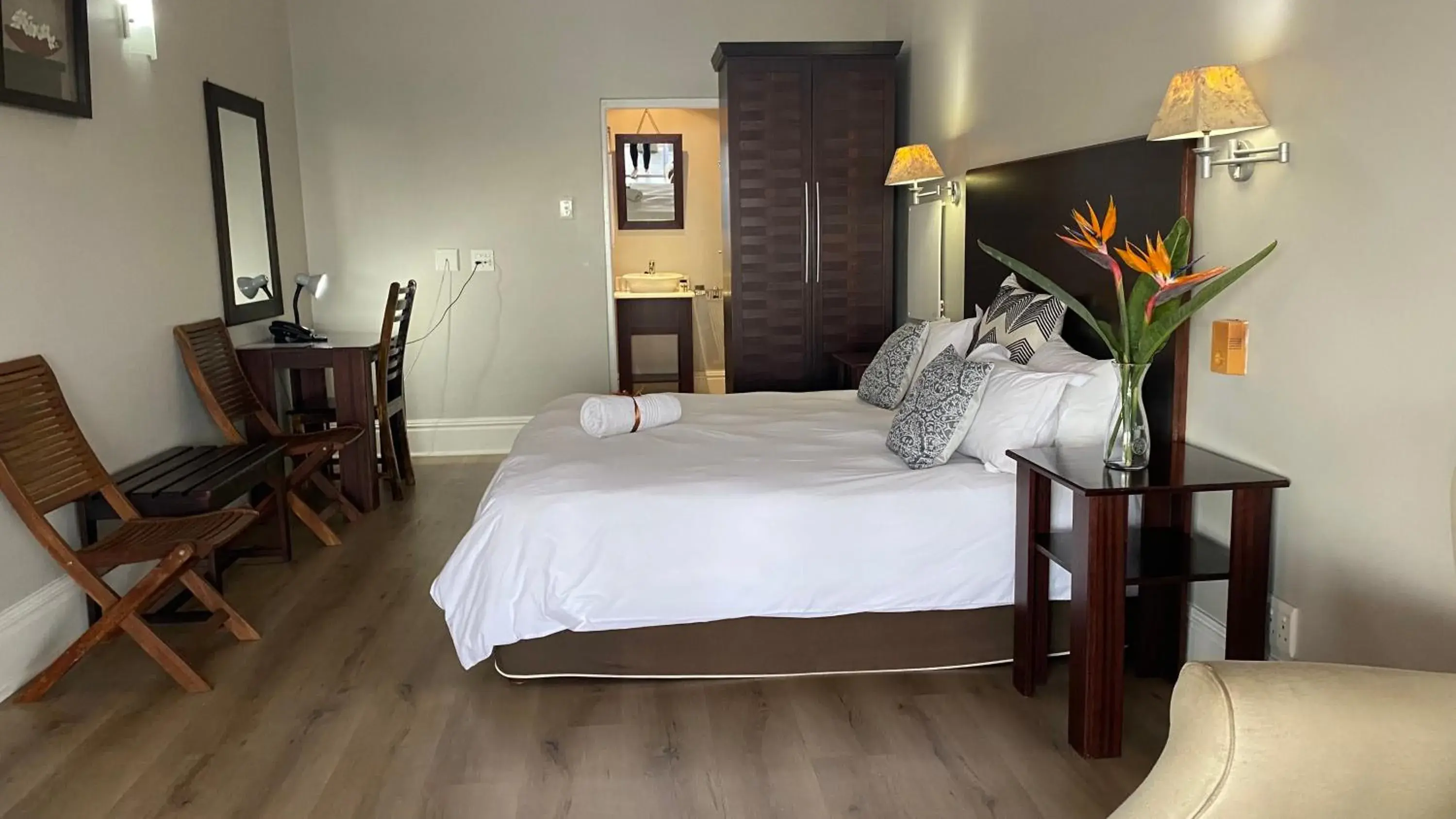 King Room with Sea View in Sir Roys at the Sea King Room with Sea View in Sir Roys at the Sea