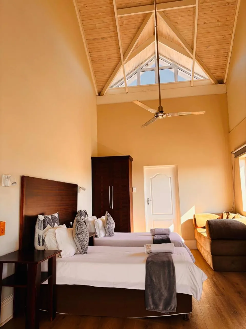 Bedroom, Bed in Sir Roys at the Sea