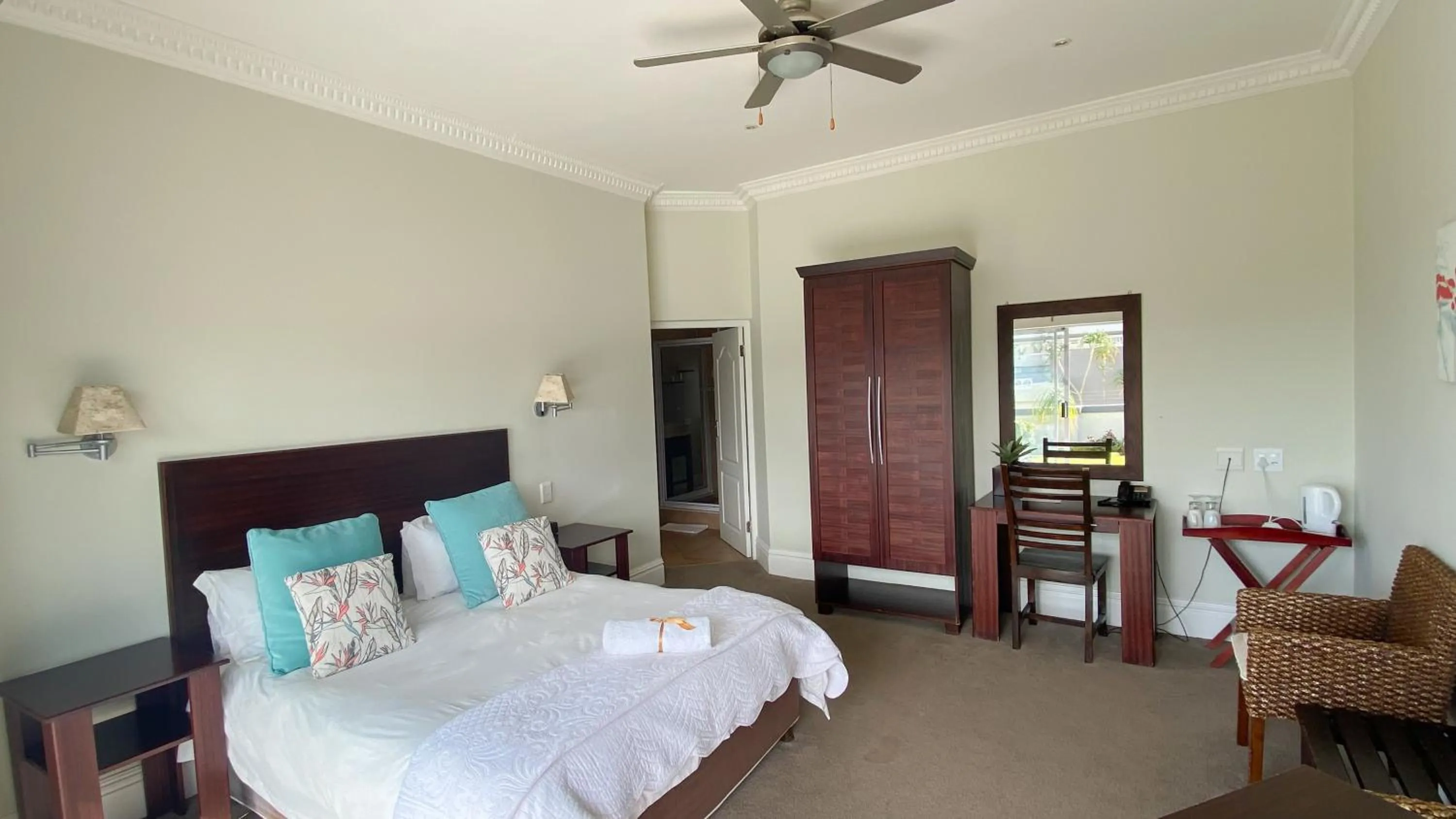 Photo of the whole room, Bed in Sir Roys at the Sea