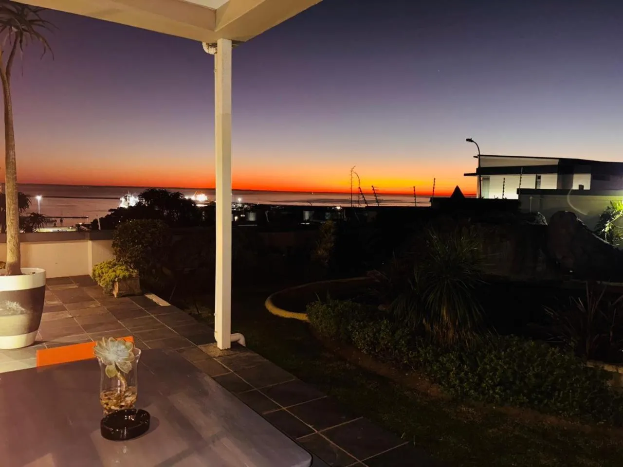 Sunrise in Sir Roys at the Sea