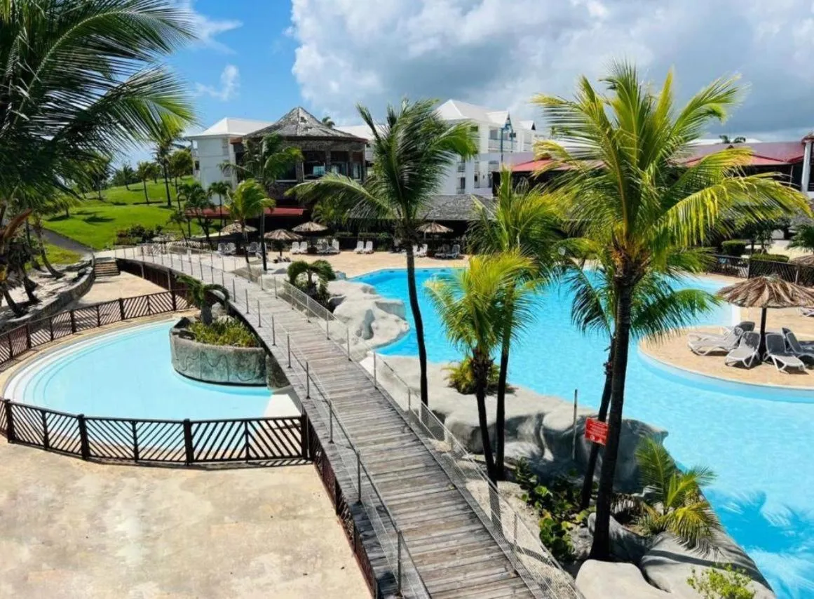 Le blue lagoon - studio vue sur mer - Piscine et plage