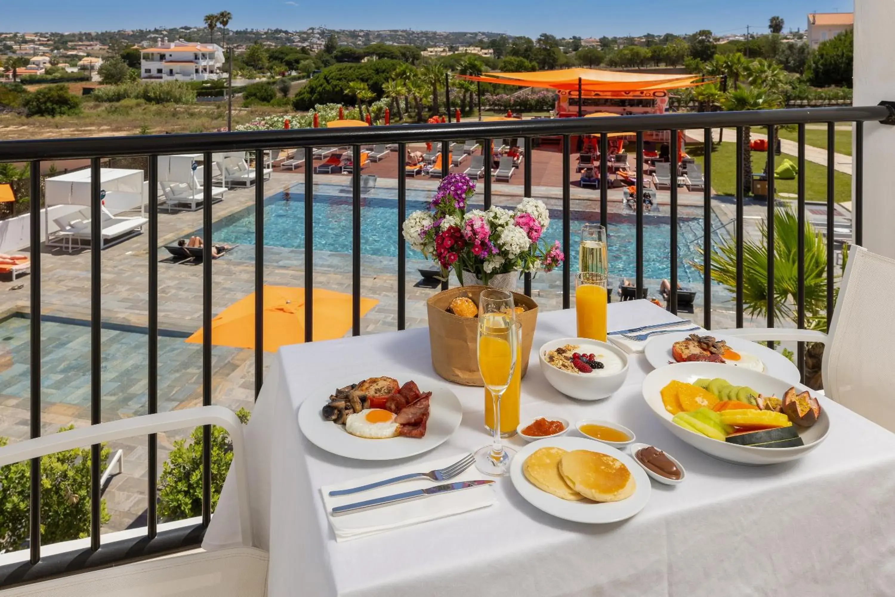 Superior Double or Twin Room with Pool View in Regency Salgados Hotel & Spa Superior Double or Twin Room with Pool View in Regency Salgados Hotel & Spa