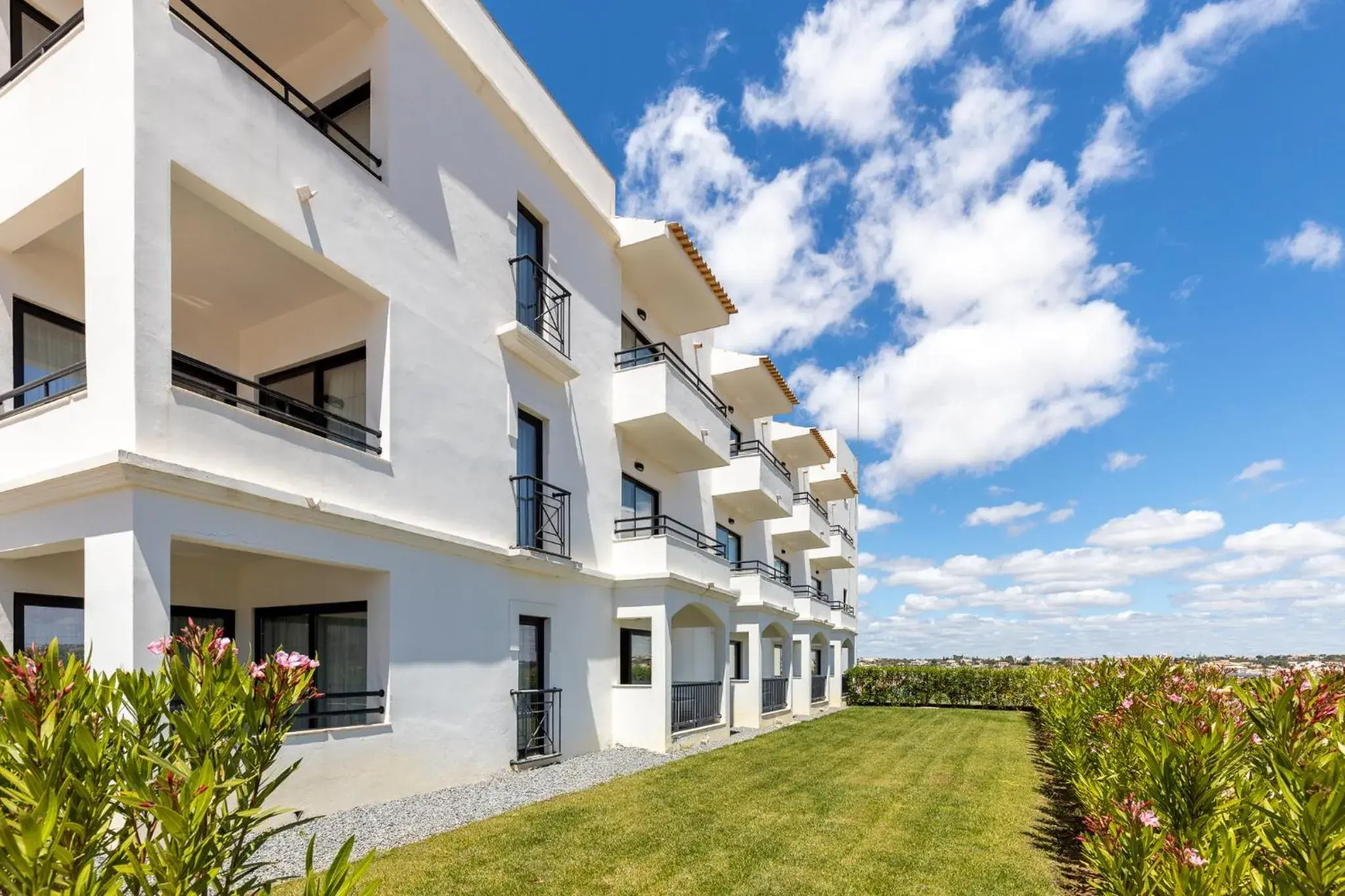 Superior Double or Twin Room with Garden View in Regency Salgados Hotel & Spa Superior Double or Twin Room with Garden View in Regency Salgados Hotel & Spa