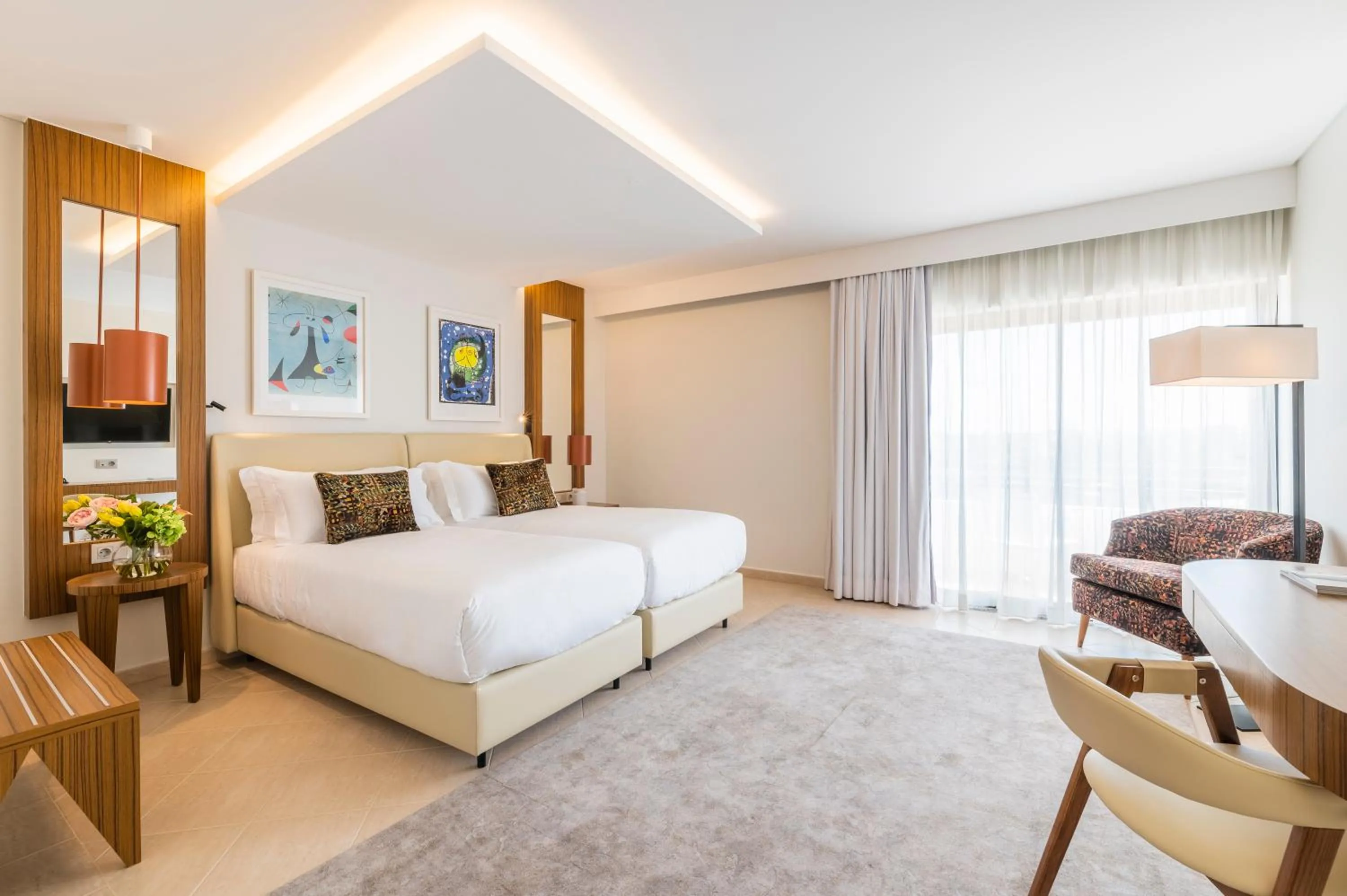 Bed in Regency Salgados Hotel & Spa