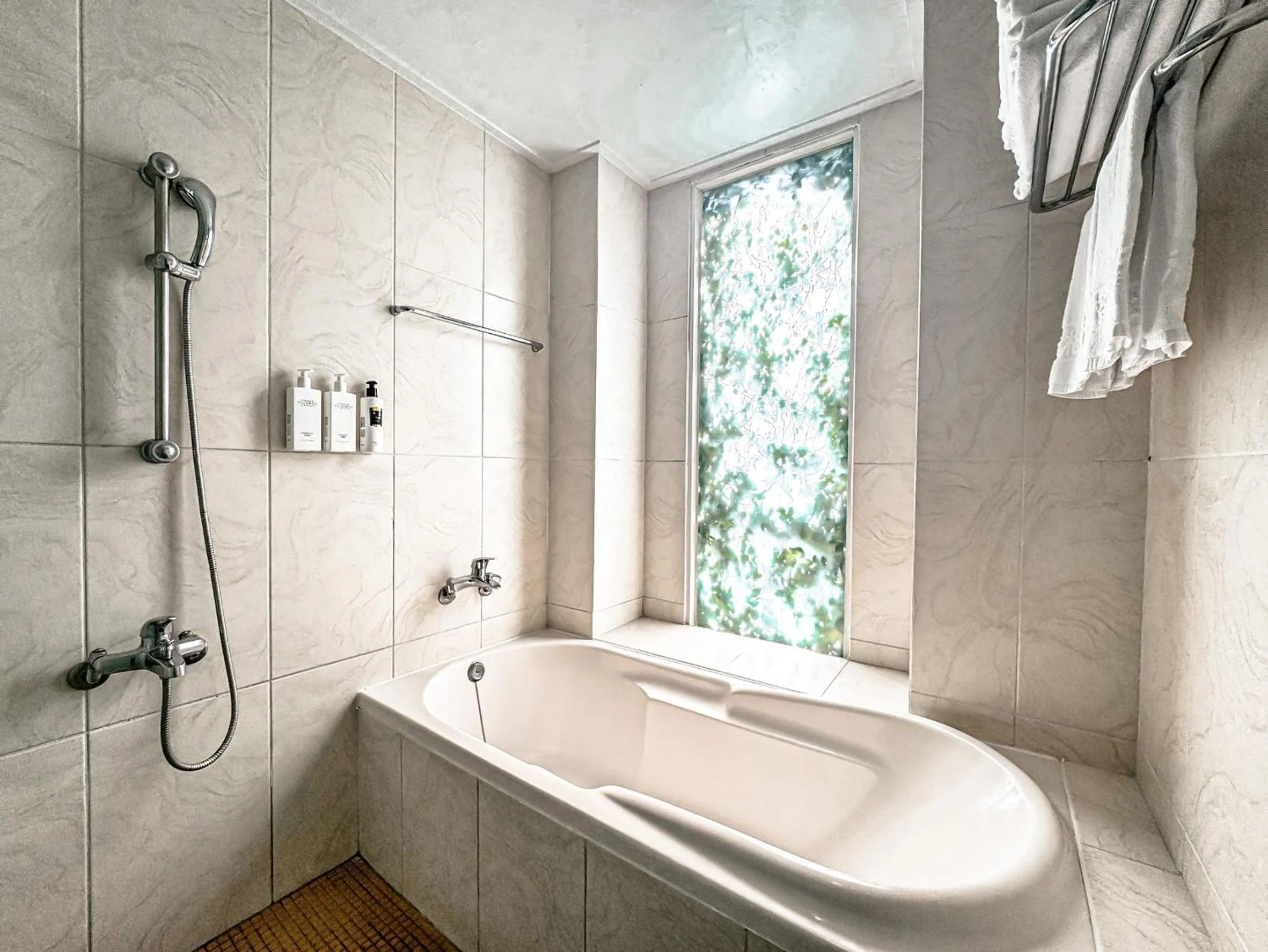 Shangrila Boutique Hotel