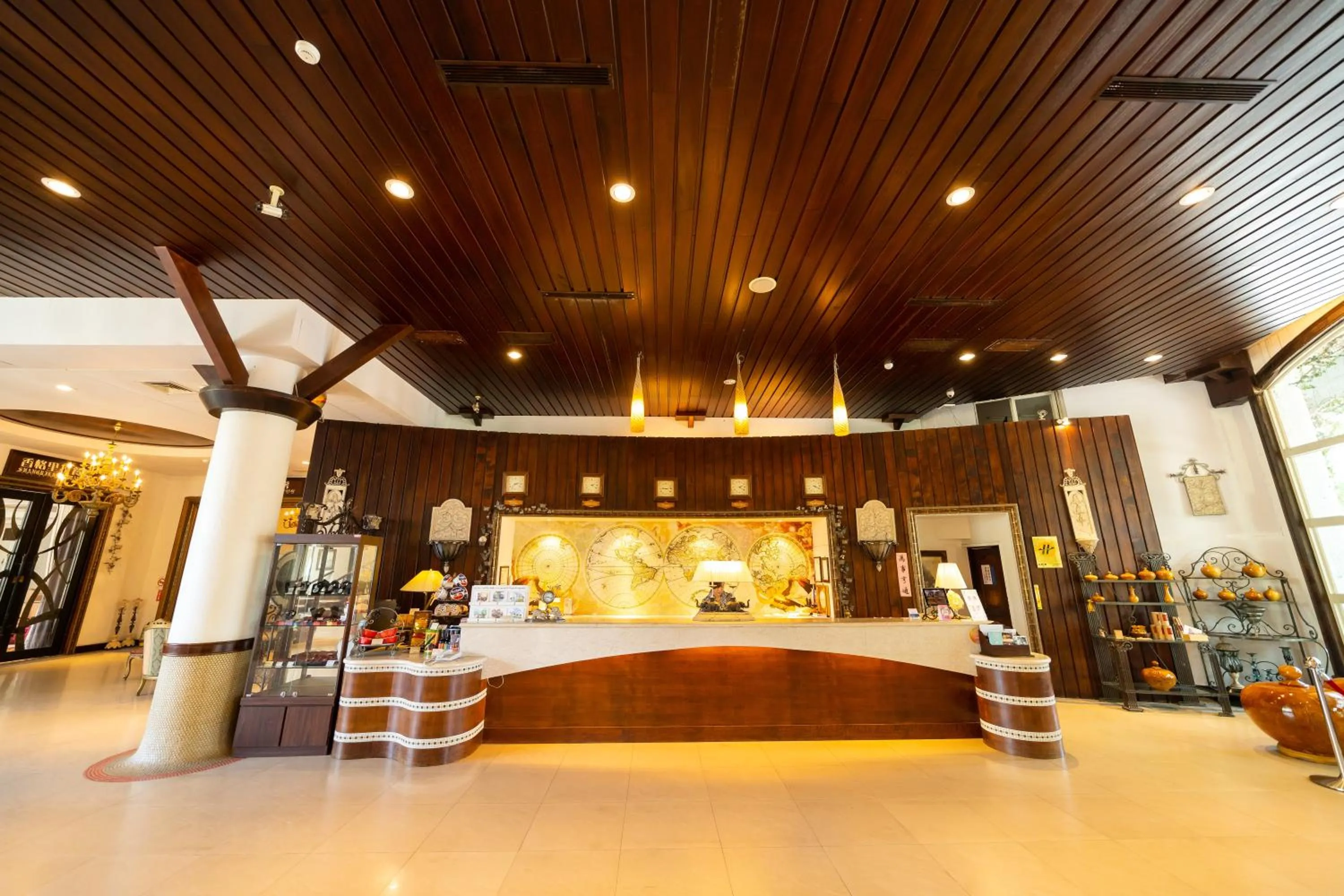 Lobby or reception, Bed in Shangrila Boutique Hotel