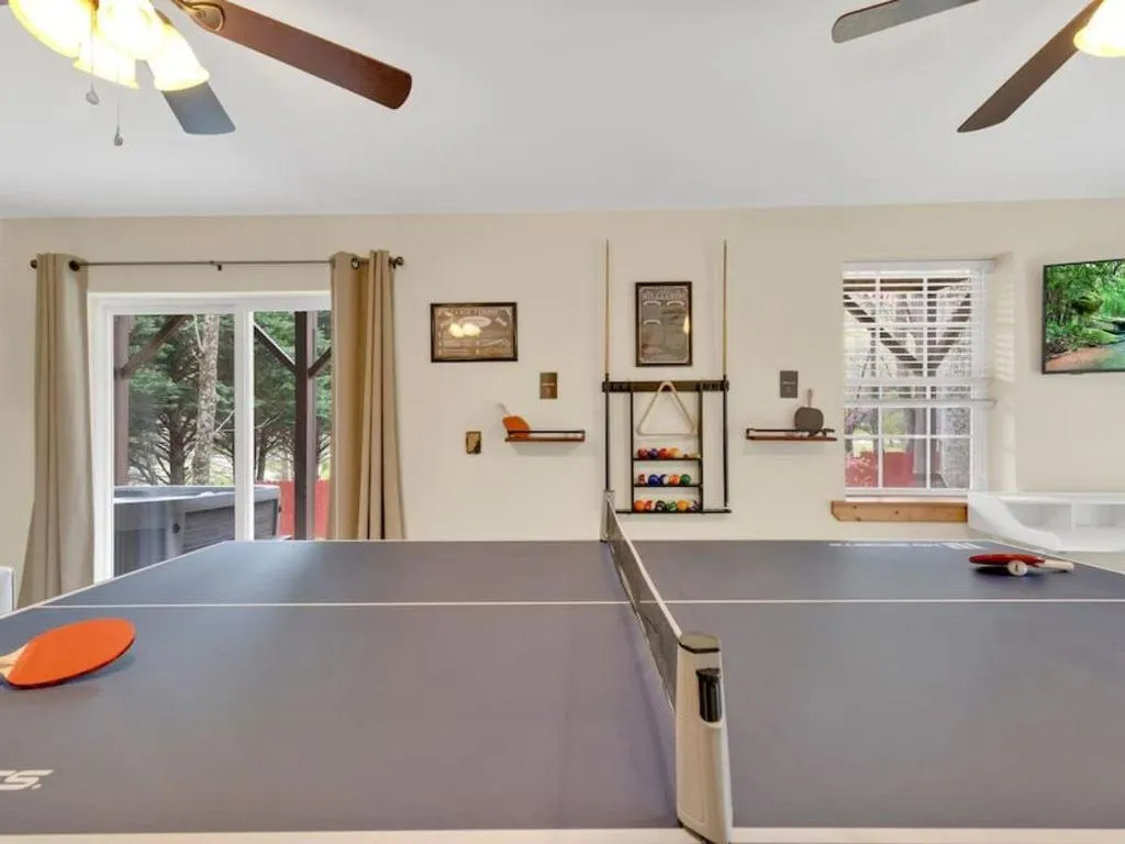 Game Room in Soco Serene Cabin in the Heart of Maggie Valley