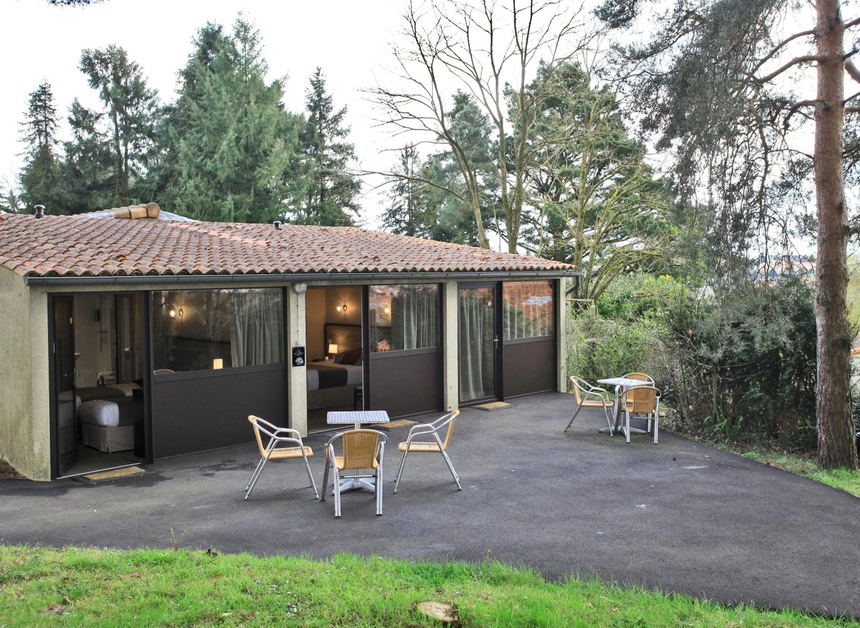 Balcony/Terrace in Logis Hôtel La Chaumière