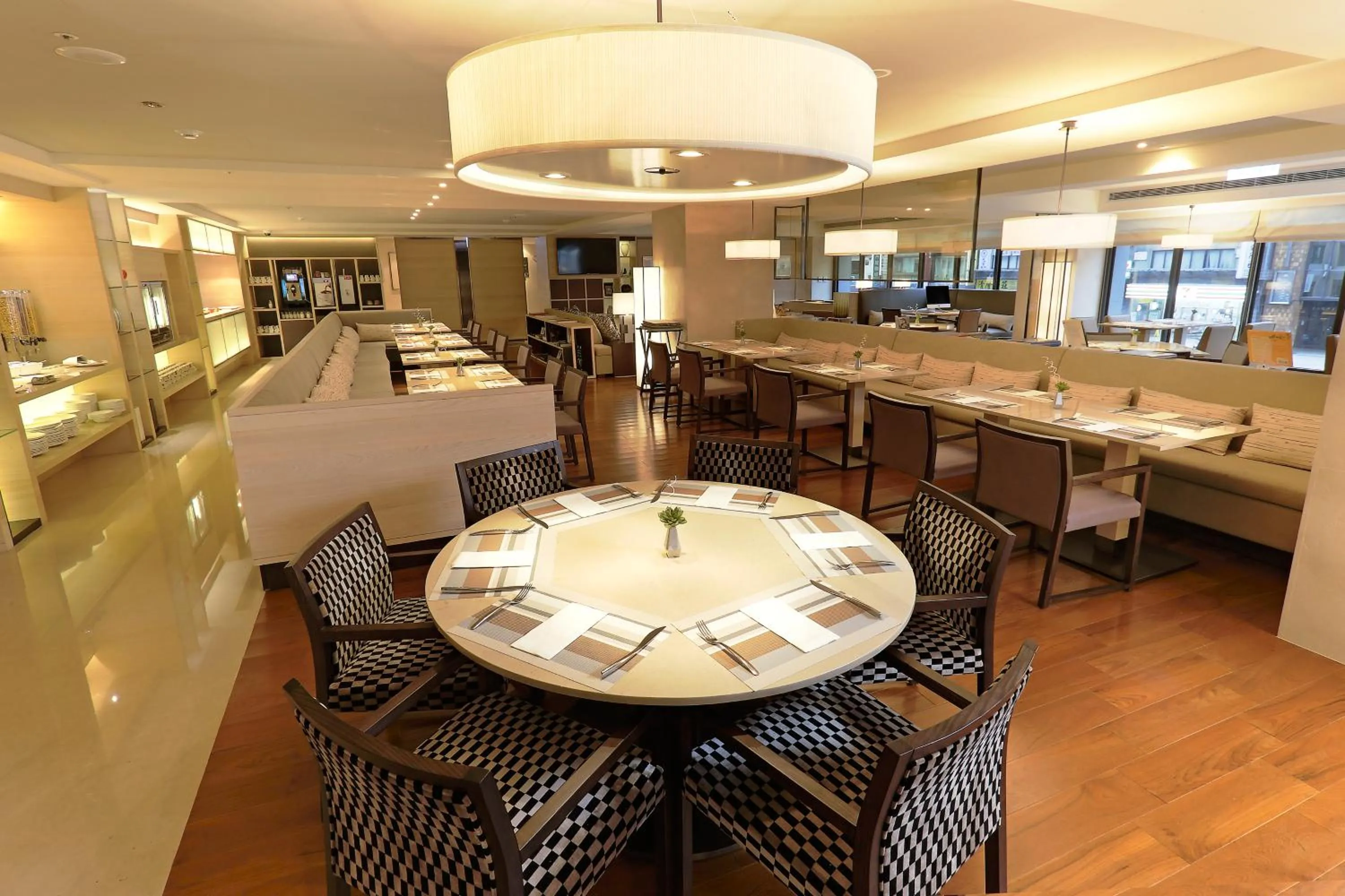 Restaurant/places to eat in Hotel COZZI Zhongxiao Taipei