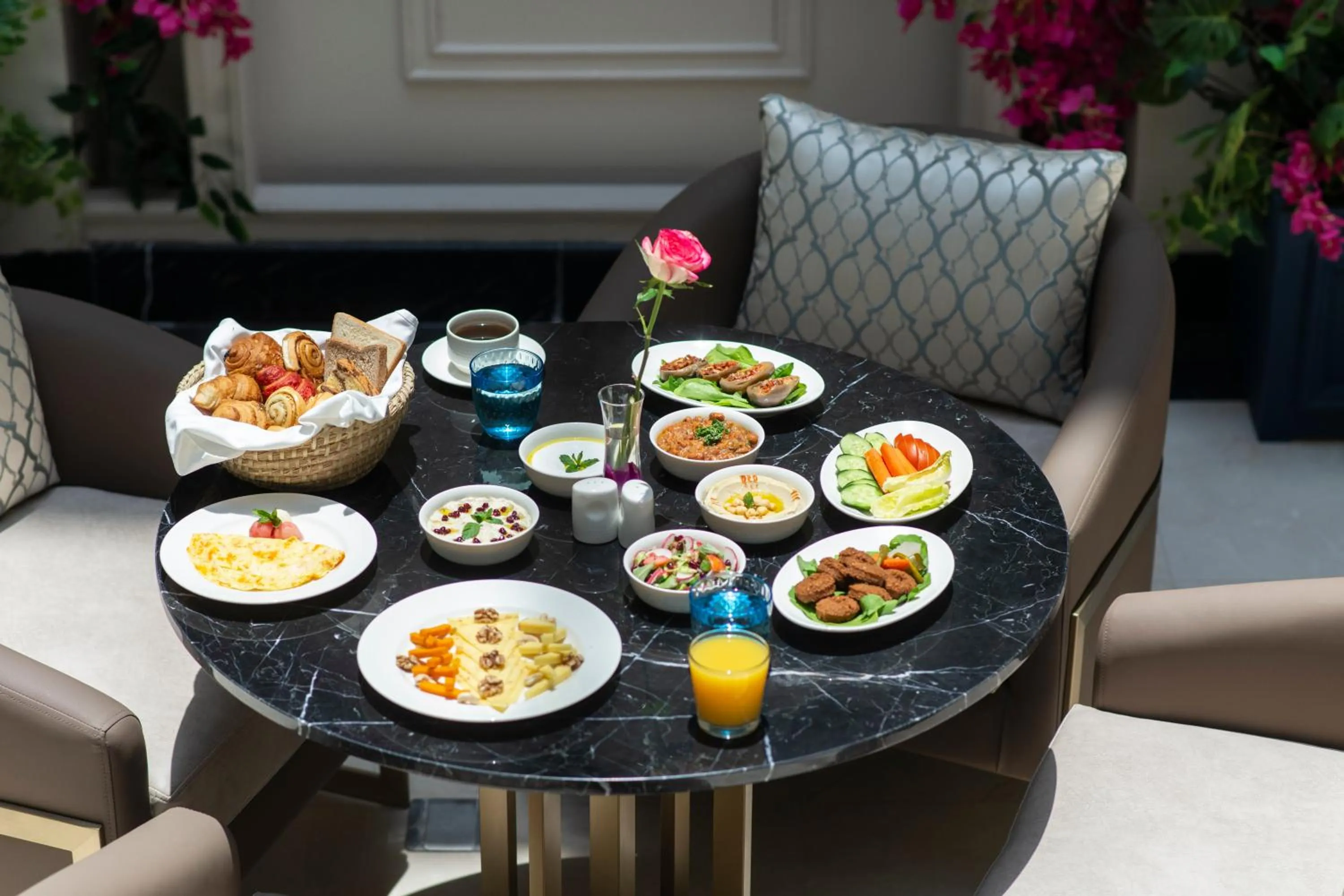 Food and drinks in Gardino Hotel & Residence