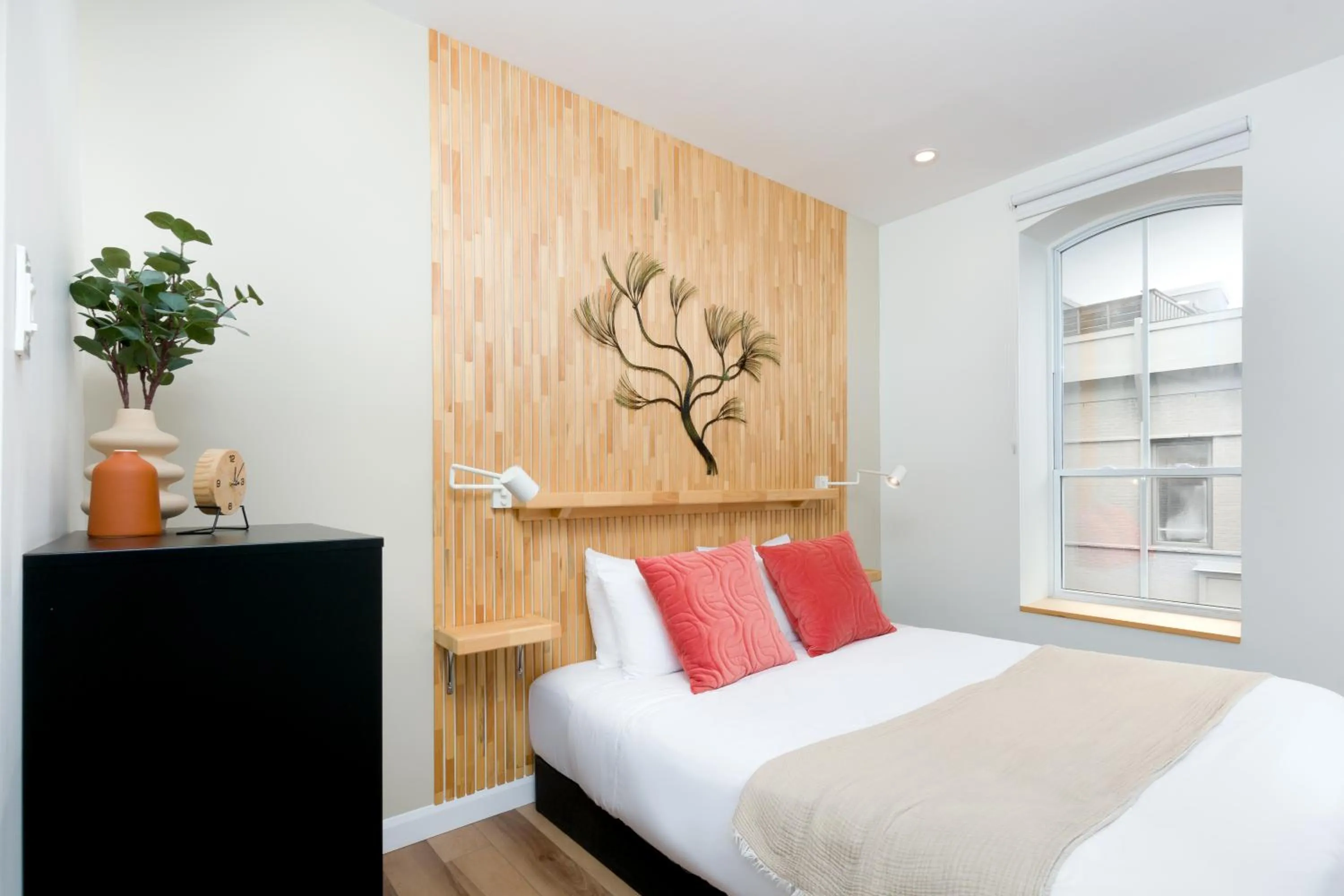 Bedroom, Bed in Appart hôtel Le Saint-Anselme