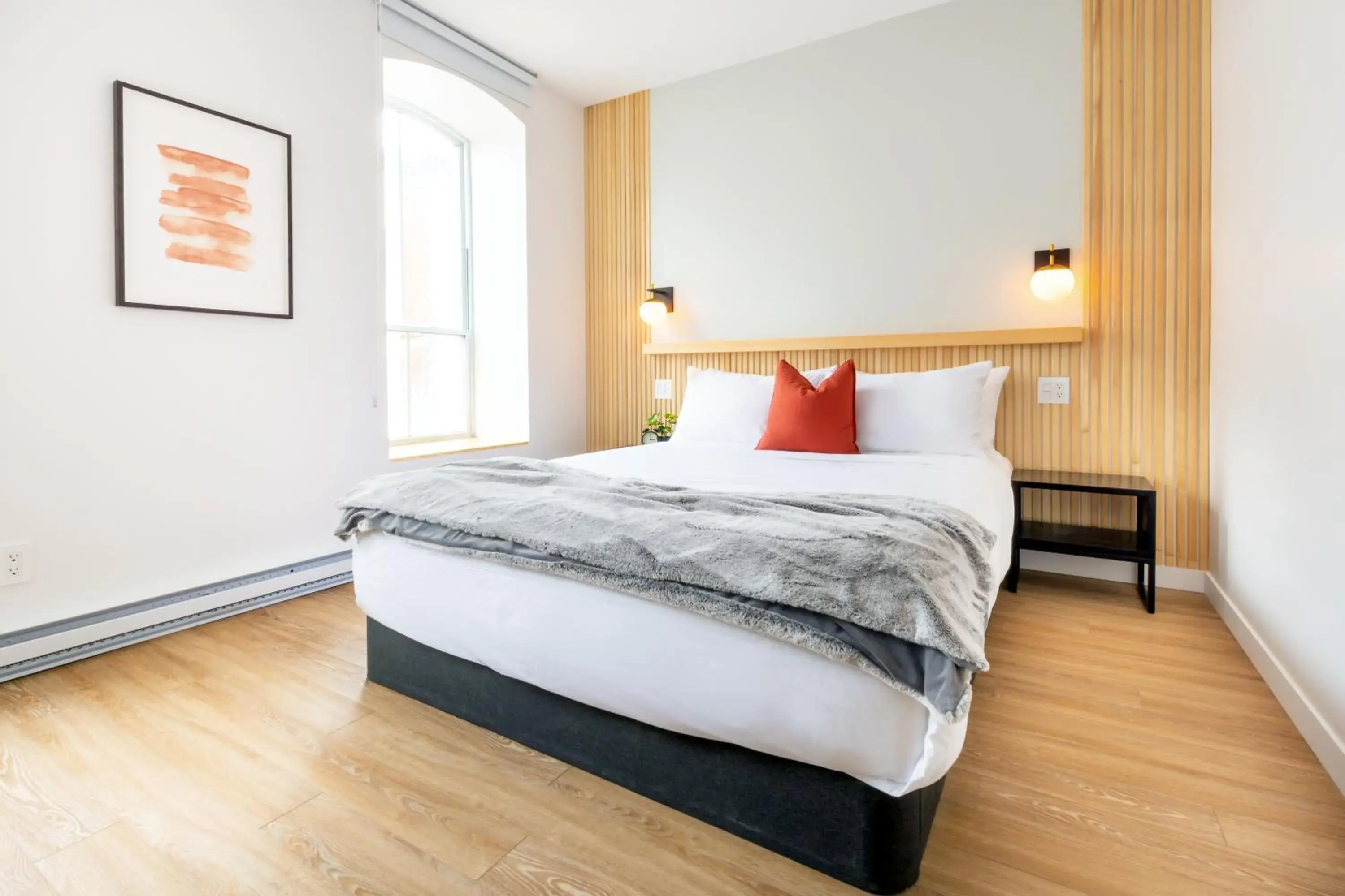 (2-405) One-Bedroom Apartment with Private Terrace and view to St Joseph Street in Appart hôtel Le Saint-Anselme (2-405) One-Bedroom Apartment with Private Terrace and view to St Joseph Street in Appart hôtel Le Saint-Anselme