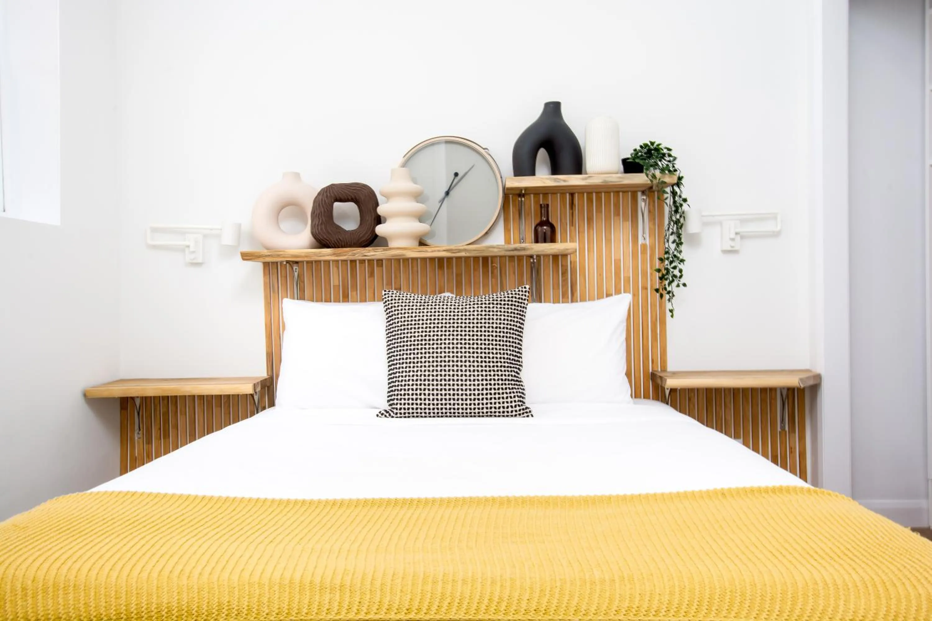 Bedroom, Bed in Appart hôtel Le Saint-Anselme