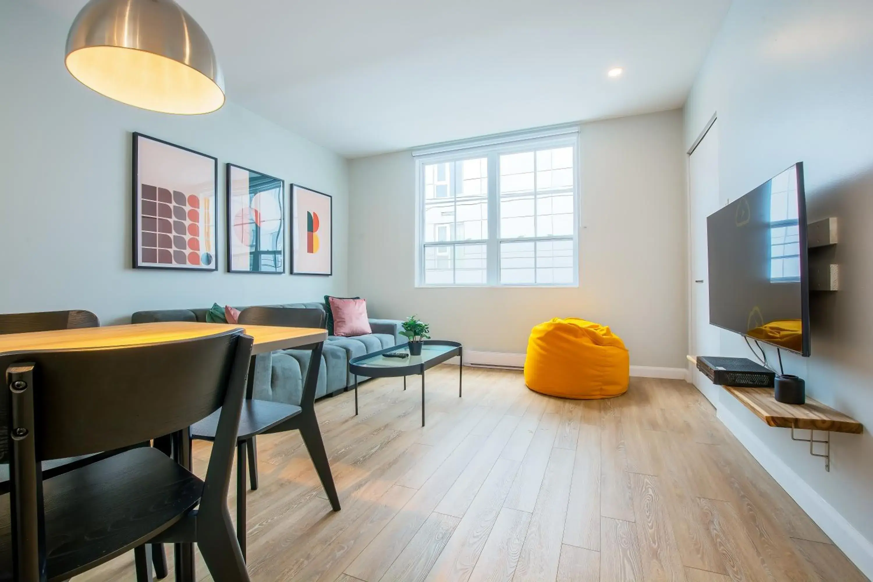 (1-114) Two Bedroom Apartment on 2 floors - 1½ Bathroom in Appart Hôtel Le Saint-Anselme - Par Revenus Locatifs Qc (1-114) Two Bedroom Apartment on 2 floors - 1½ Bathroom in Appart Hôtel Le Saint-Anselme - Par Revenus Locatifs Qc