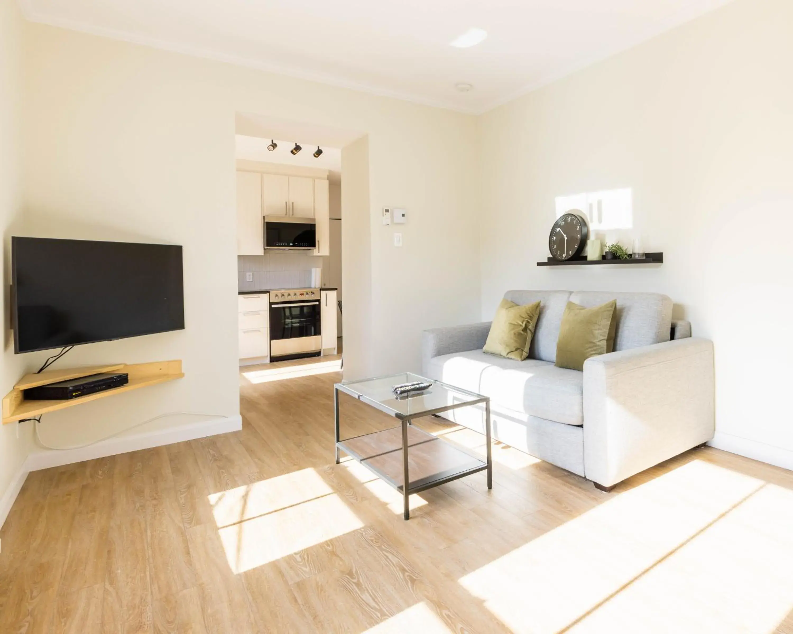 Bright One-Bedroom Apartment with Private Terrace in Appart hôtel Le Saint-Anselme Bright One-Bedroom Apartment with Private Terrace in Appart hôtel Le Saint-Anselme