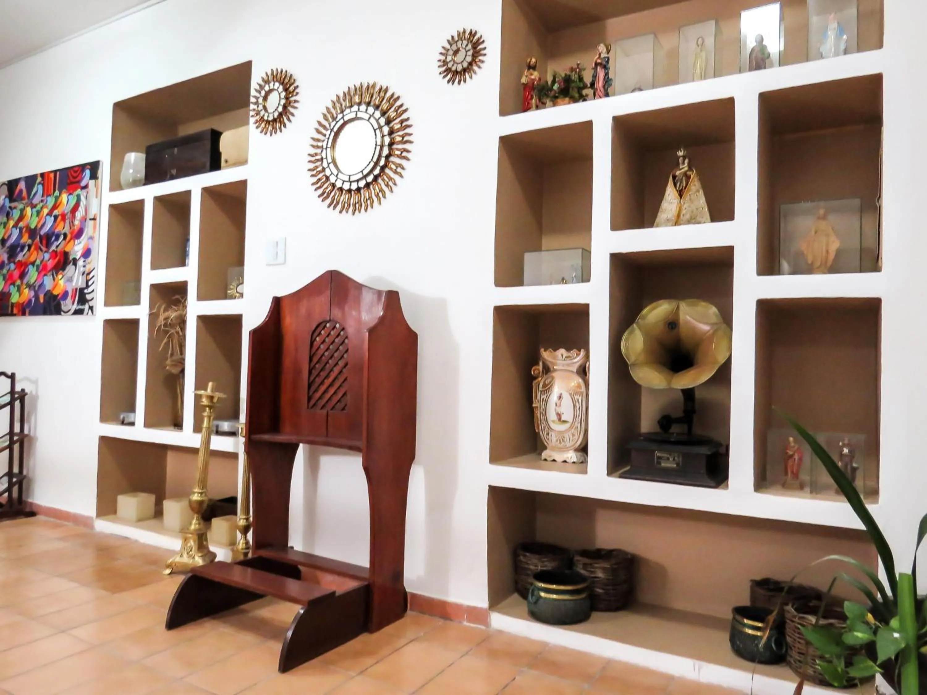 Library in Hotel Casa Dos Frades