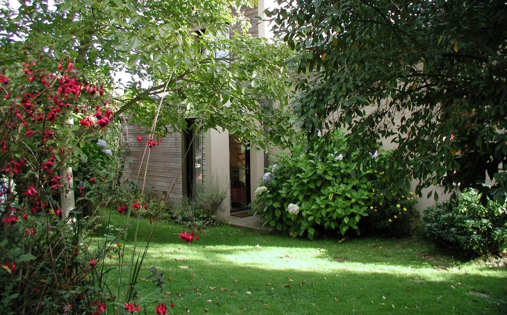 Facade/entrance in Invitation au Rivage