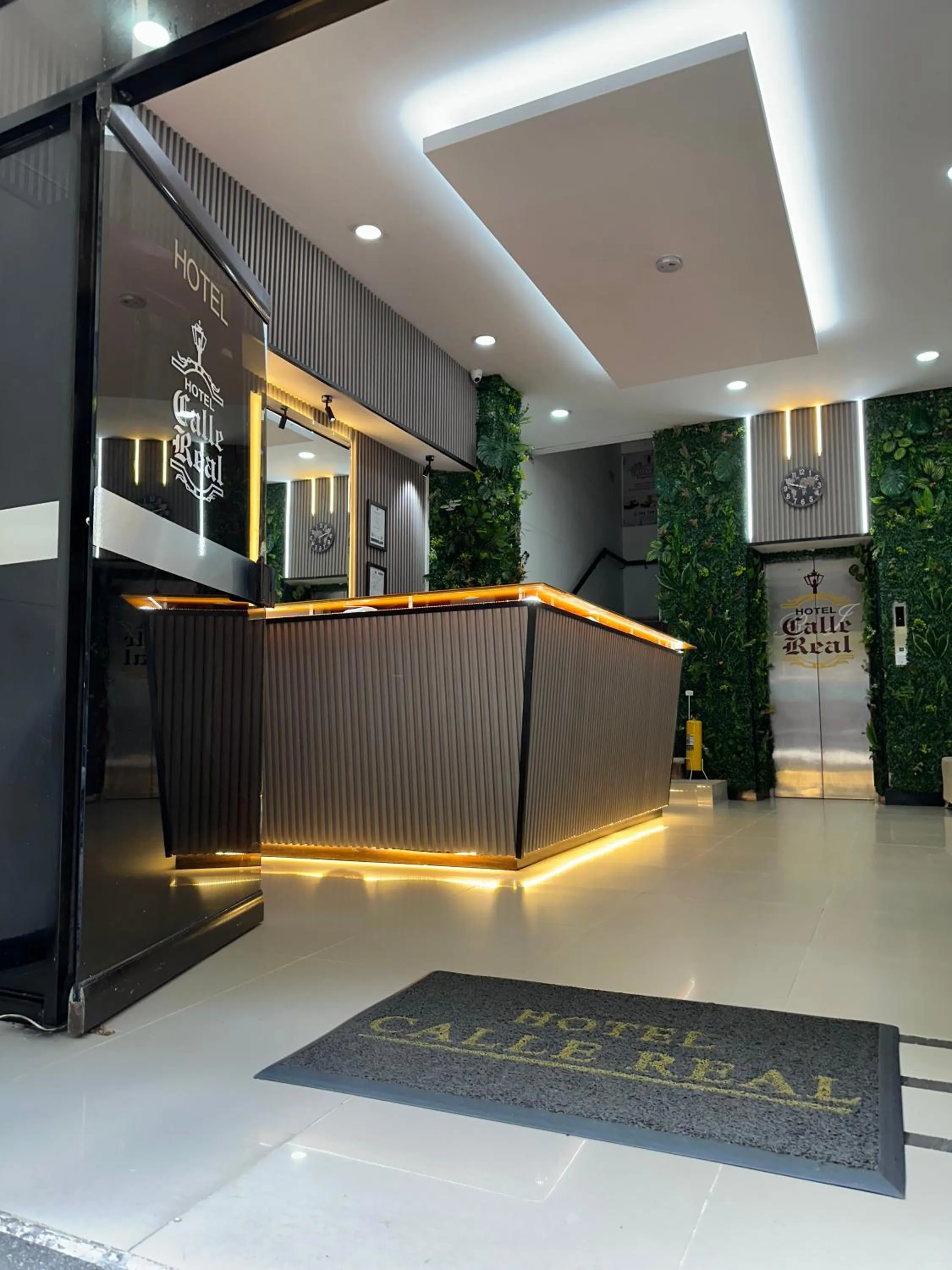 HOTEL CALLE REAL SUITE