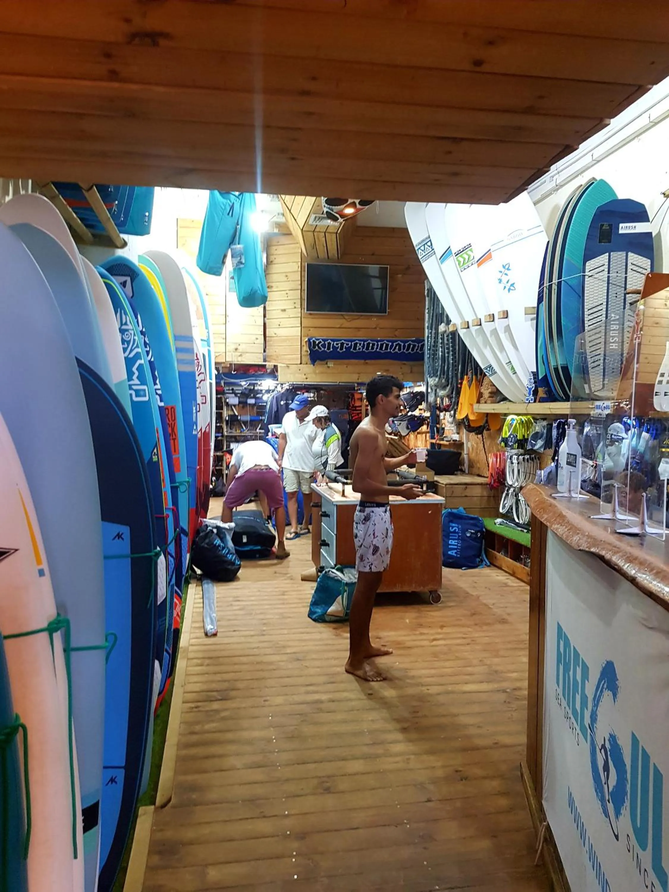 People in neot golf kz place