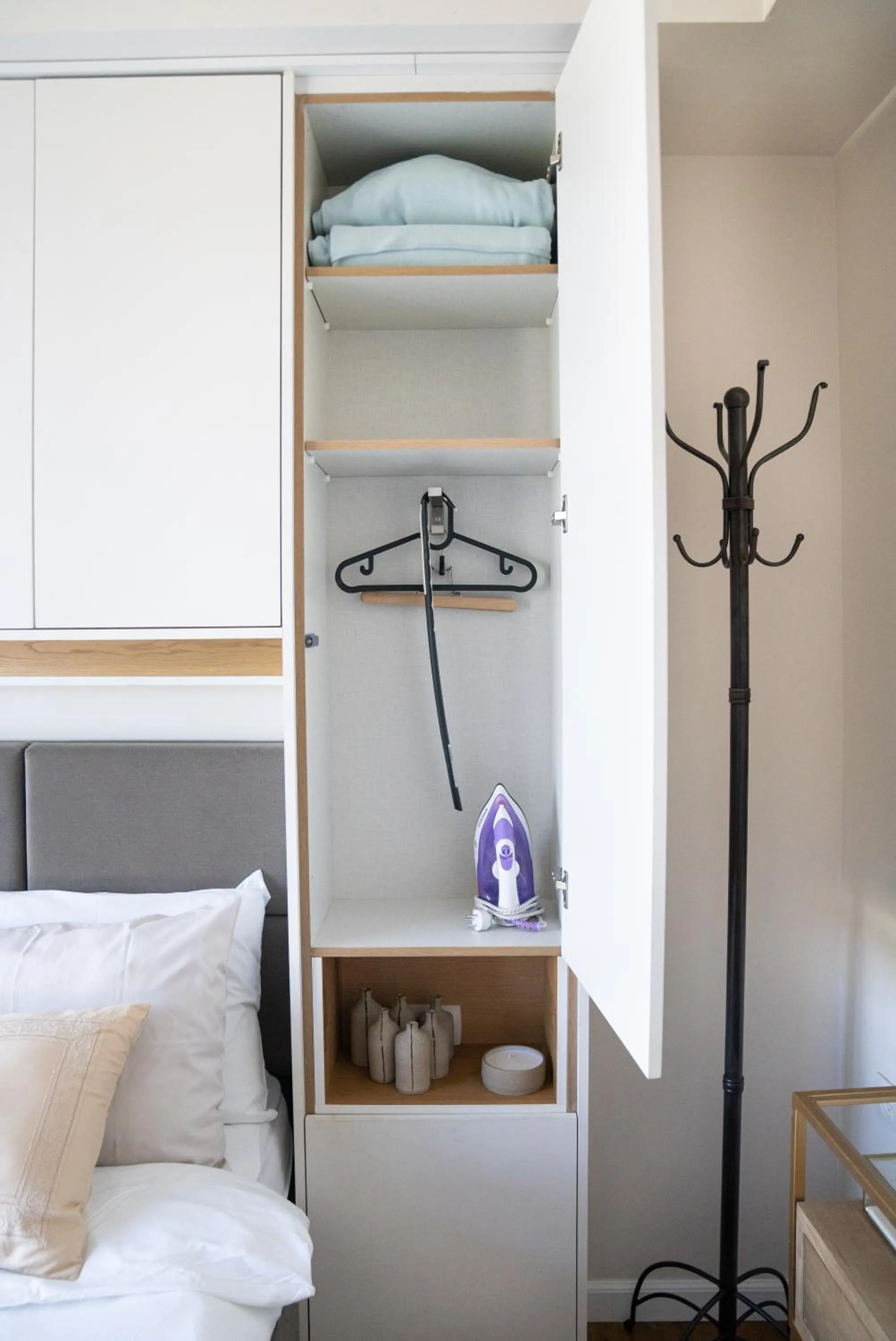 Photo of the whole room, Bed in neot golf kz place